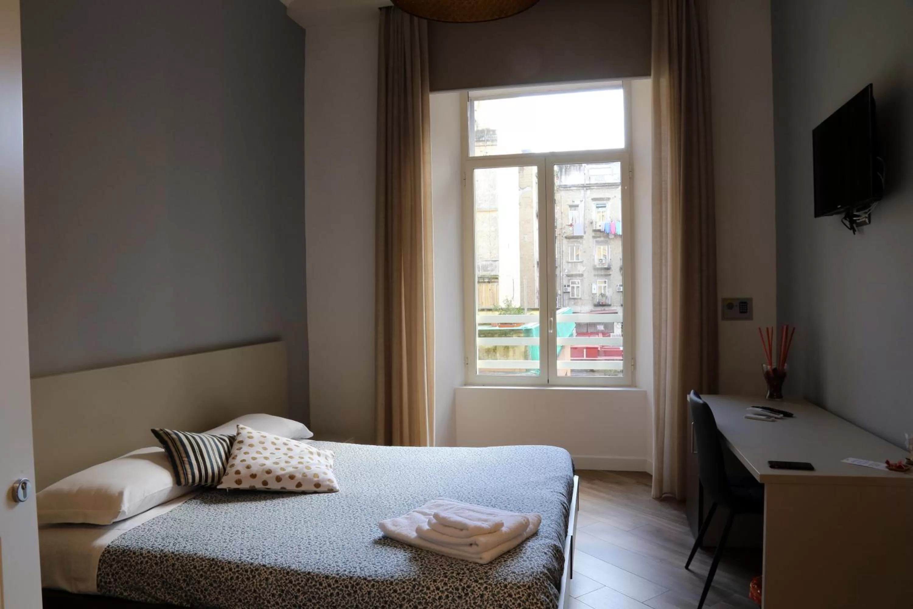 Nearby landmark, Bed in Garibaldi Rooms