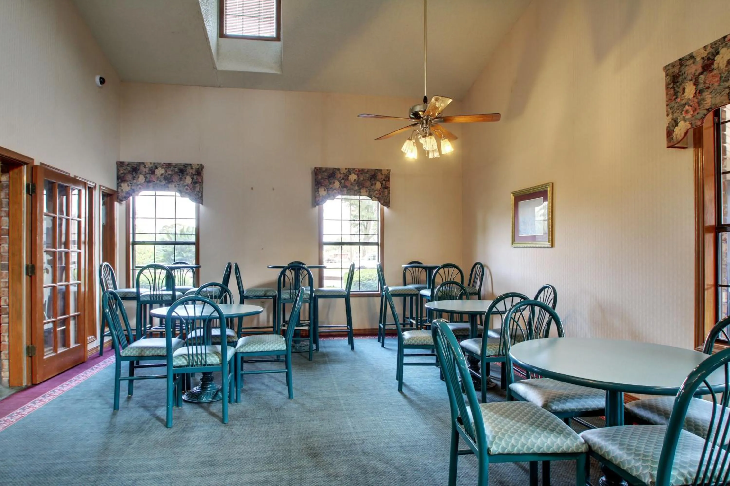 Dining area in HOTEL DEL SOL - Pensacola