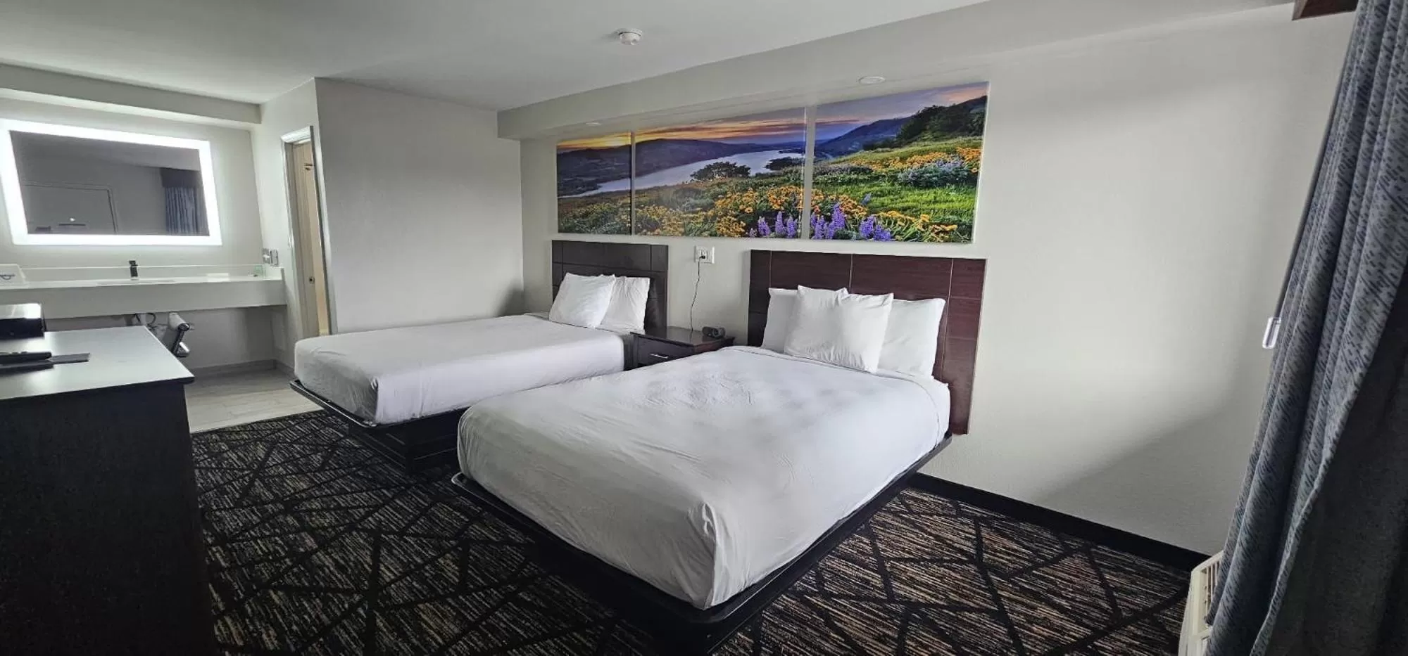 Photo of the whole room, Bed in Days Inn by Wyndham Indianapolis East Post Road