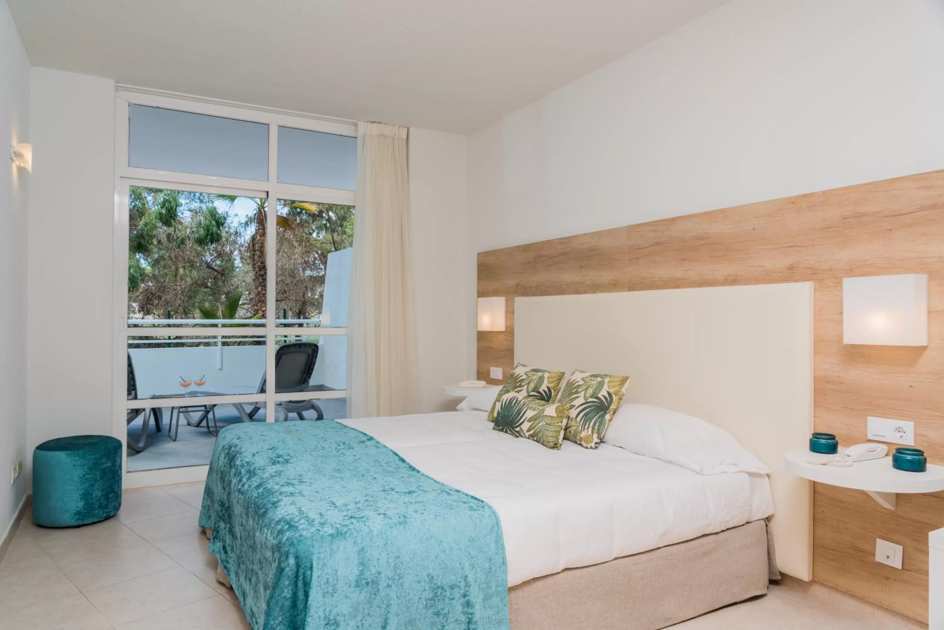 Photo of the whole room, Bed in Gara Suites Golf & Spa