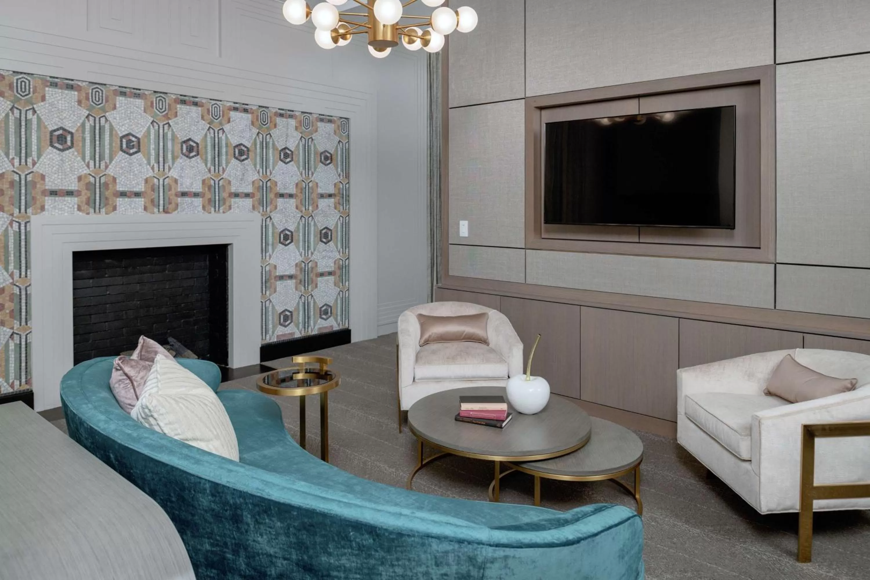 Bedroom, Bed in Tulsa Club Hotel Curio Collection By Hilton