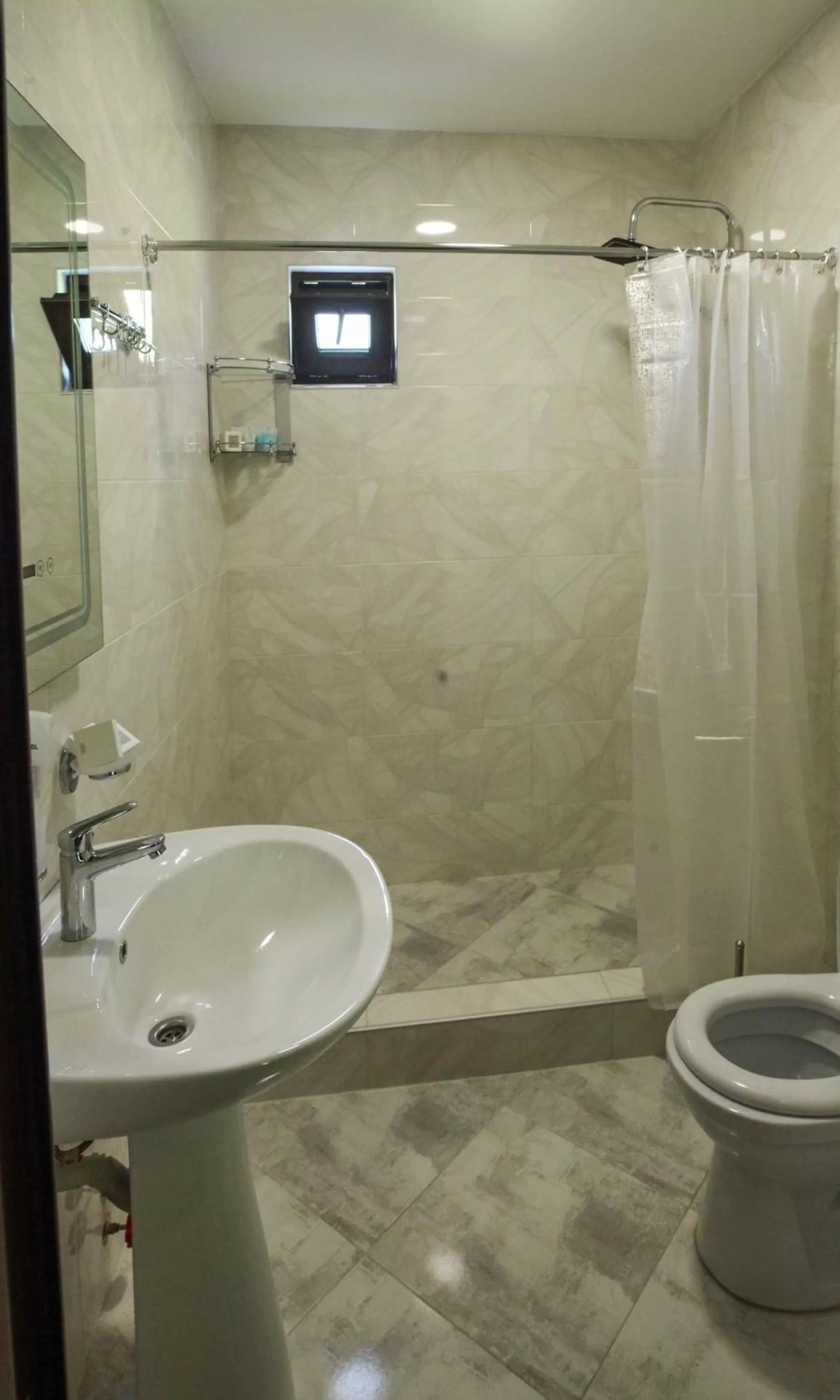 Bathroom in Hotel Patriot