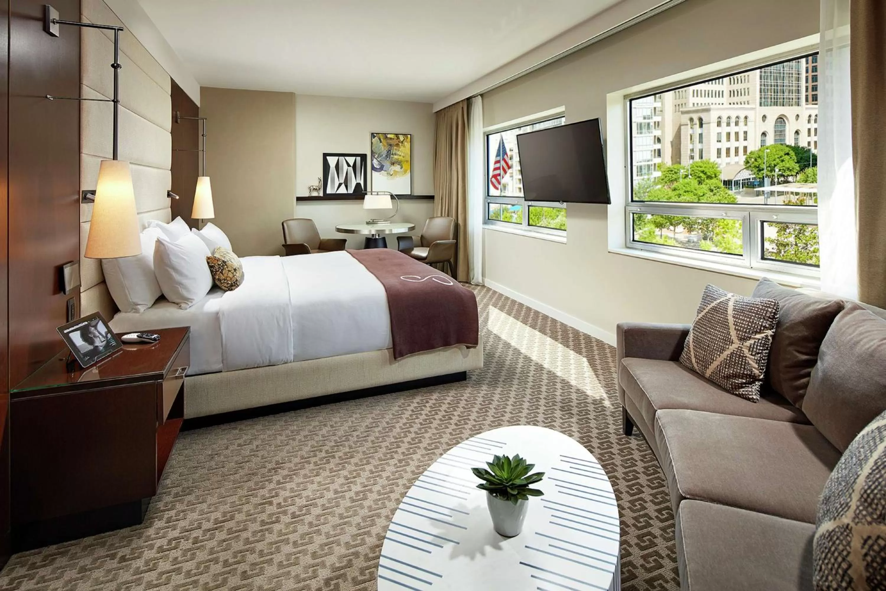 View (from property/room), Bed in The Statler Dallas, Curio Collection By Hilton
