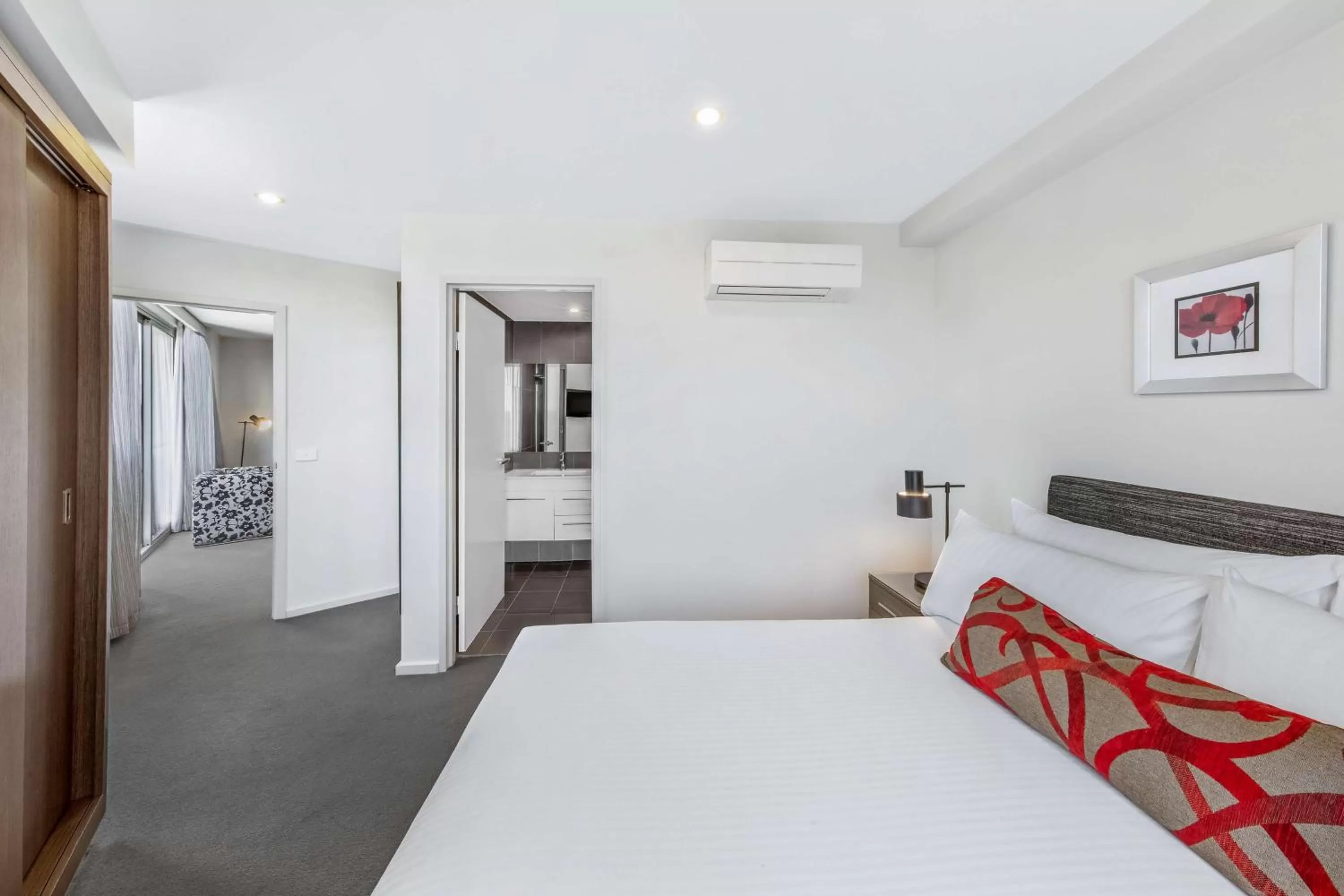 Bedroom, Bed in Adina Serviced Apartments Canberra Dickson