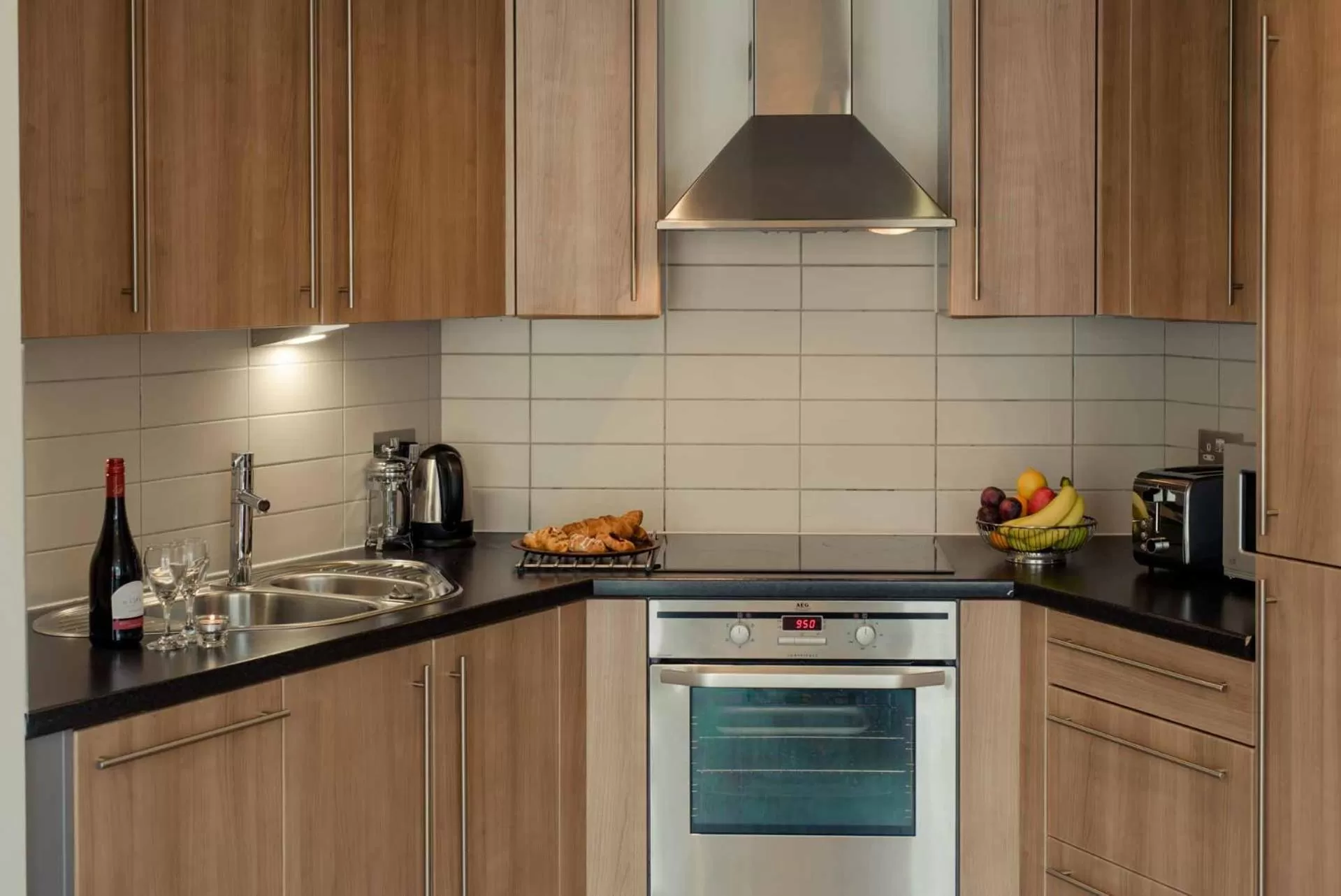 Kitchen or kitchenette in PREMIER SUITES Liverpool