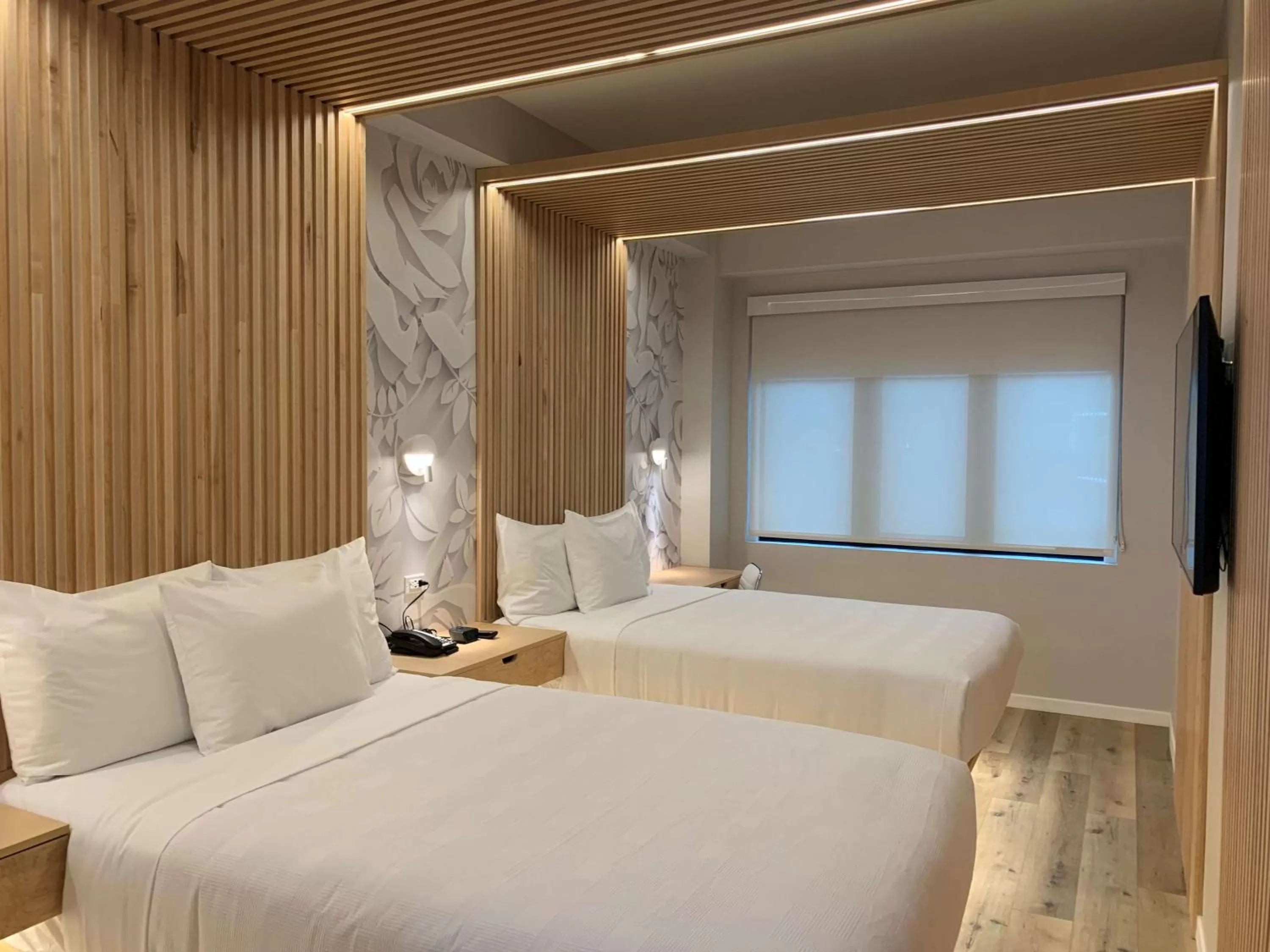 Photo of the whole room, Bed in Best Western Plus Soho Hotel