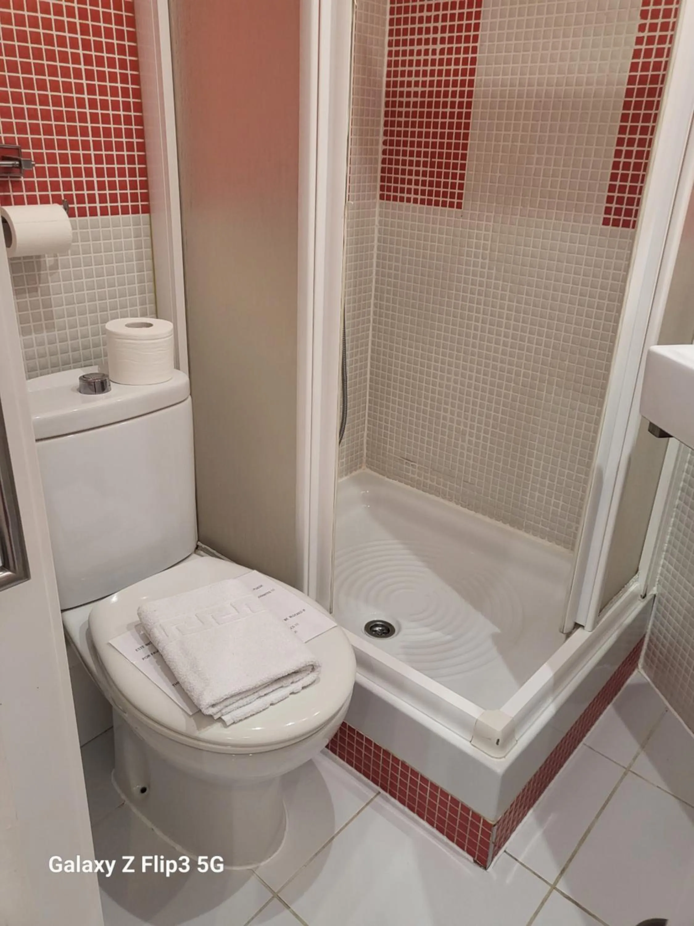 Bathroom in Hostal Inn Madrid