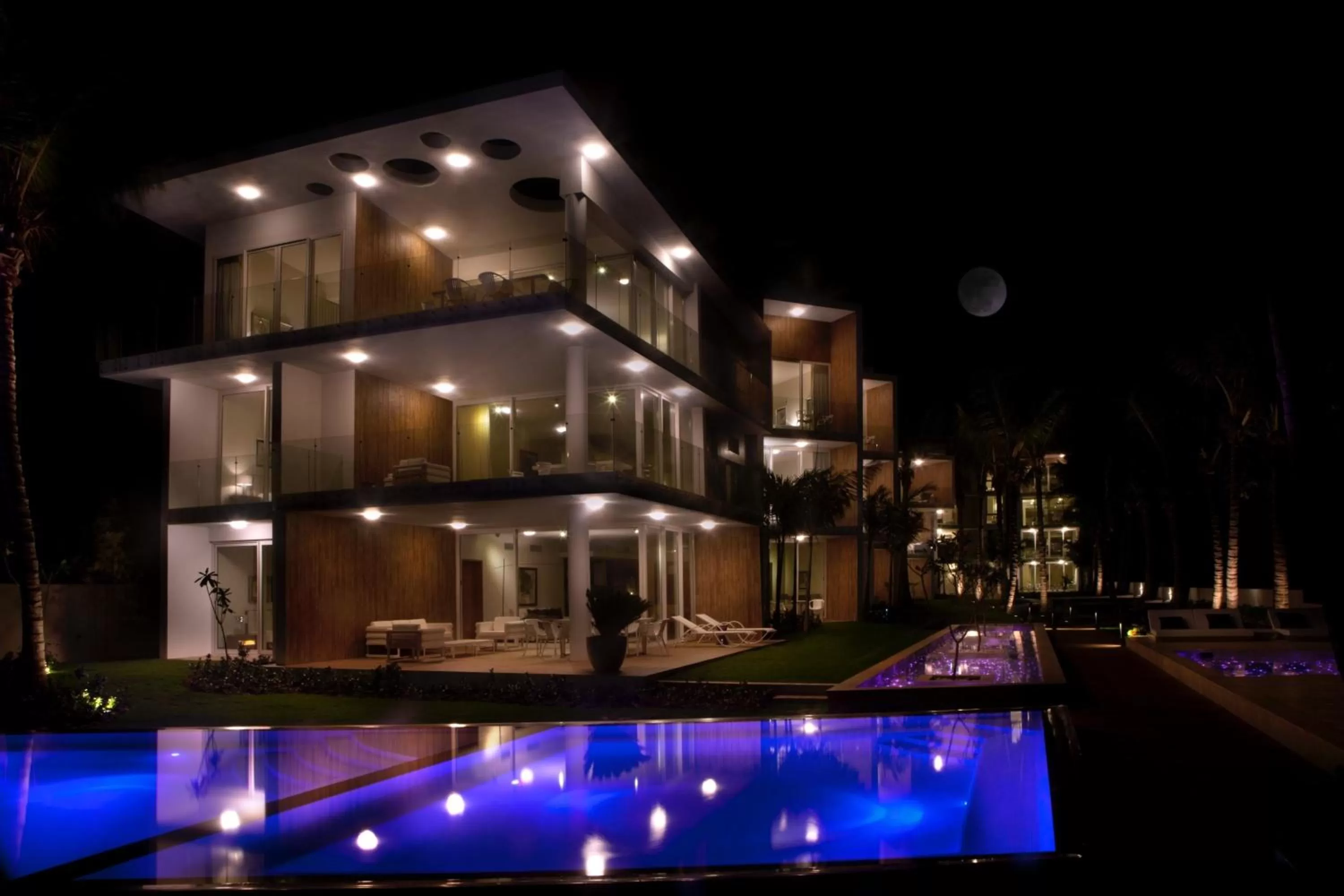 Night in Ultravioleta Boutique Residences