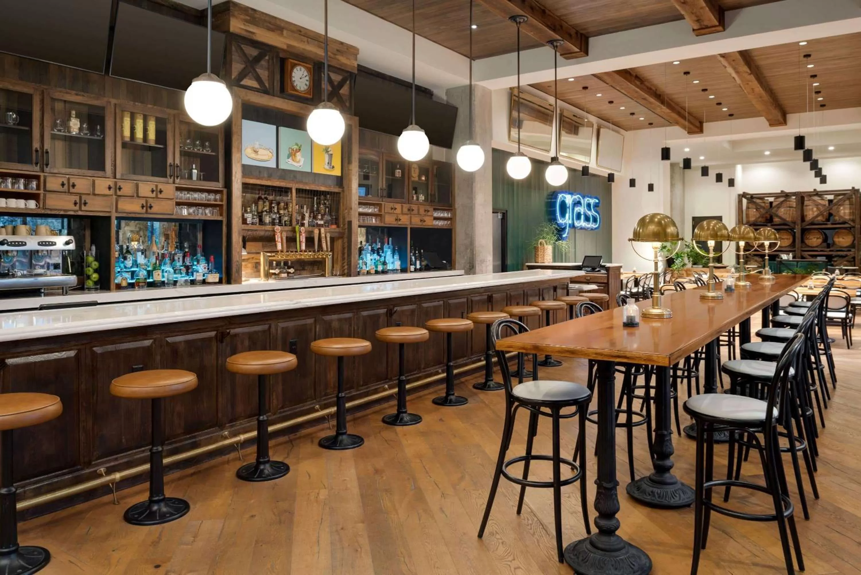 Lounge or bar in Origin Lexington, a Wyndham Hotel