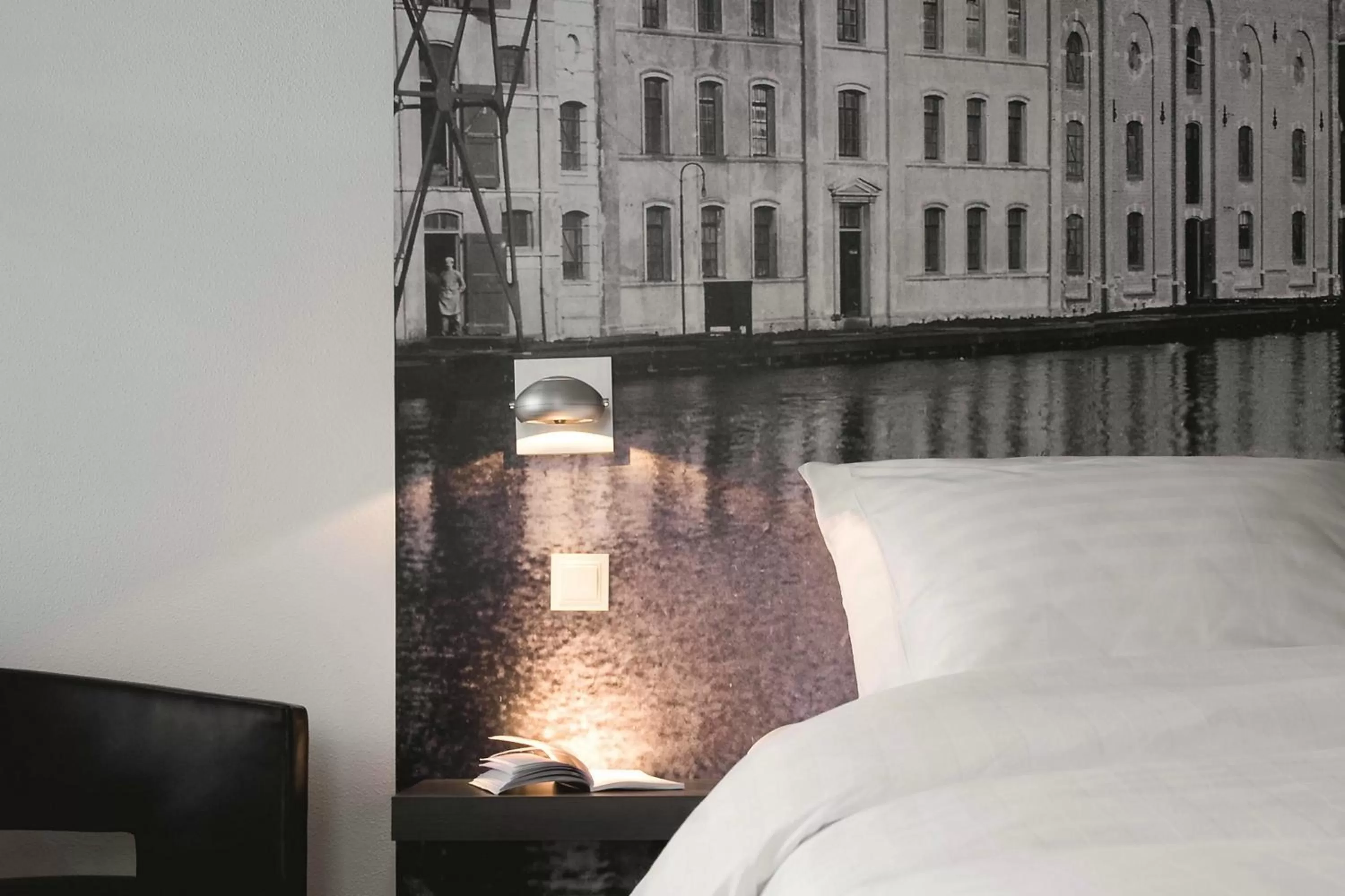 Bed in Inntel Hotels Amsterdam Zaandam