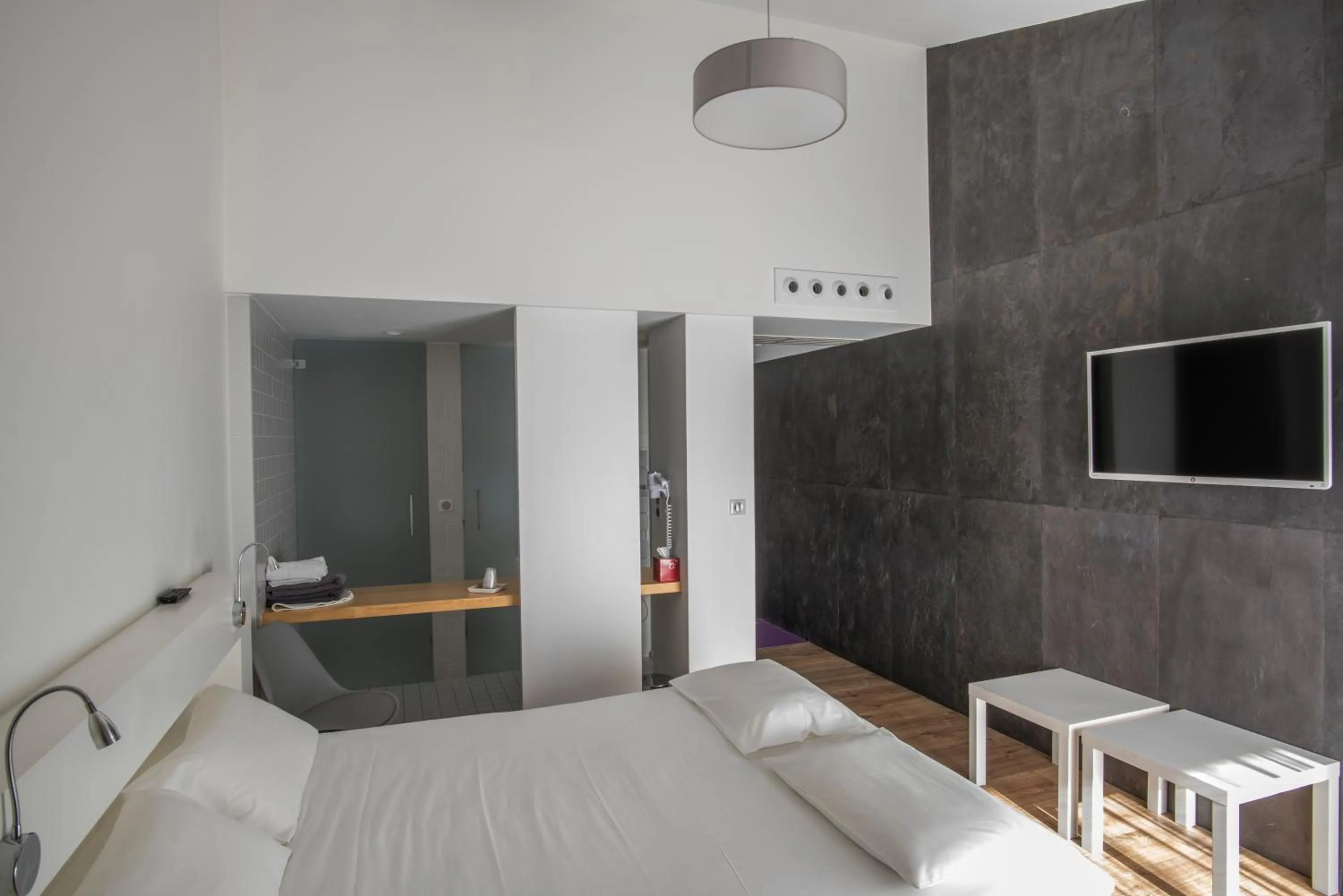 Bed in Hotel Restaurant Santiago