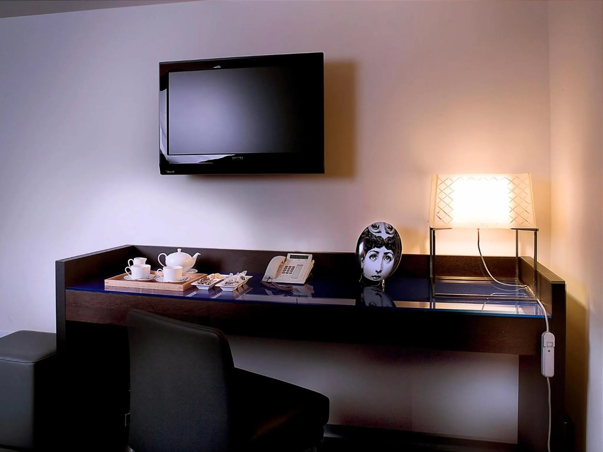 TV and multimedia, TV/Entertainment Center in Suite Valadier