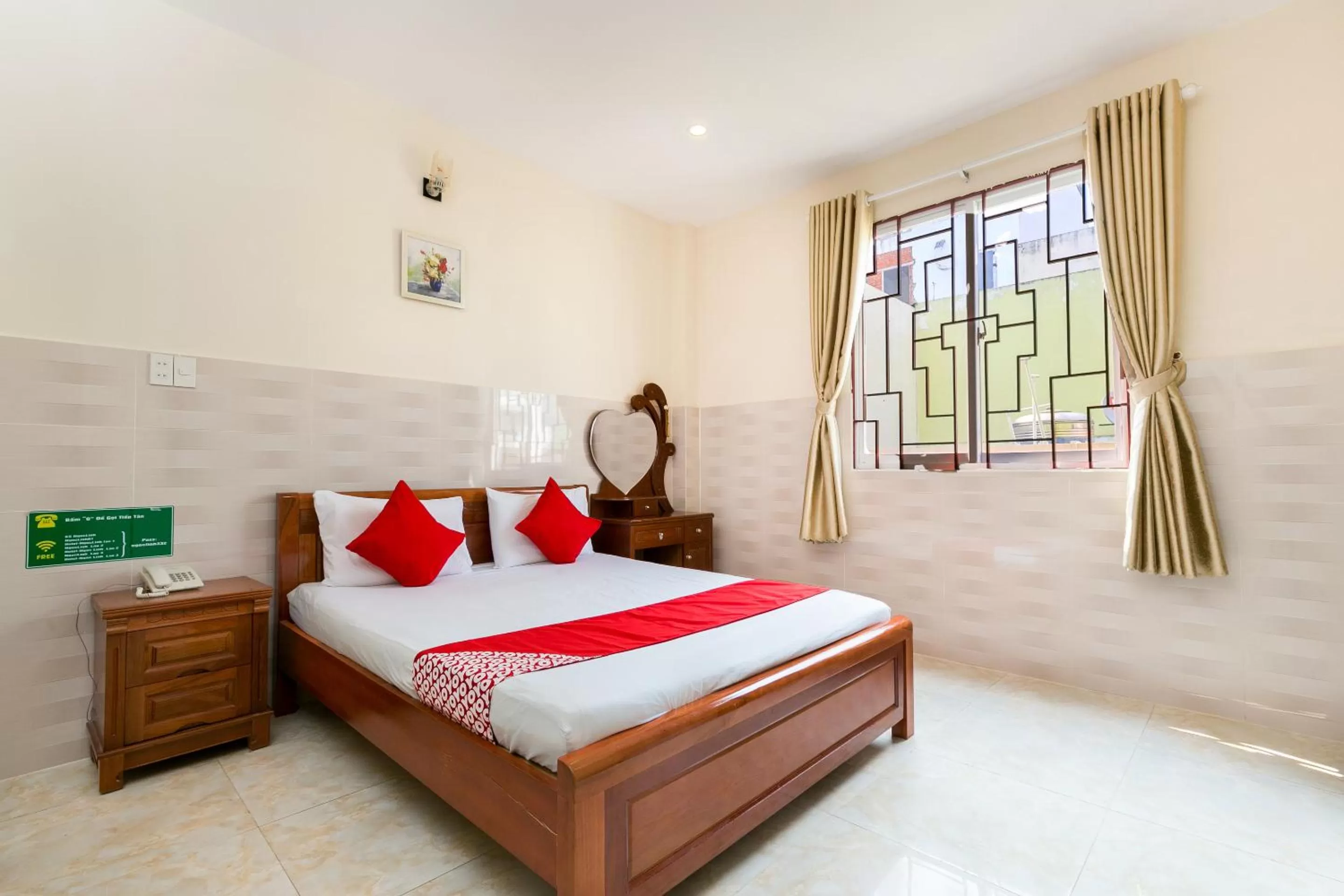 Bedroom, Bed in Ngoc Linh Hotel