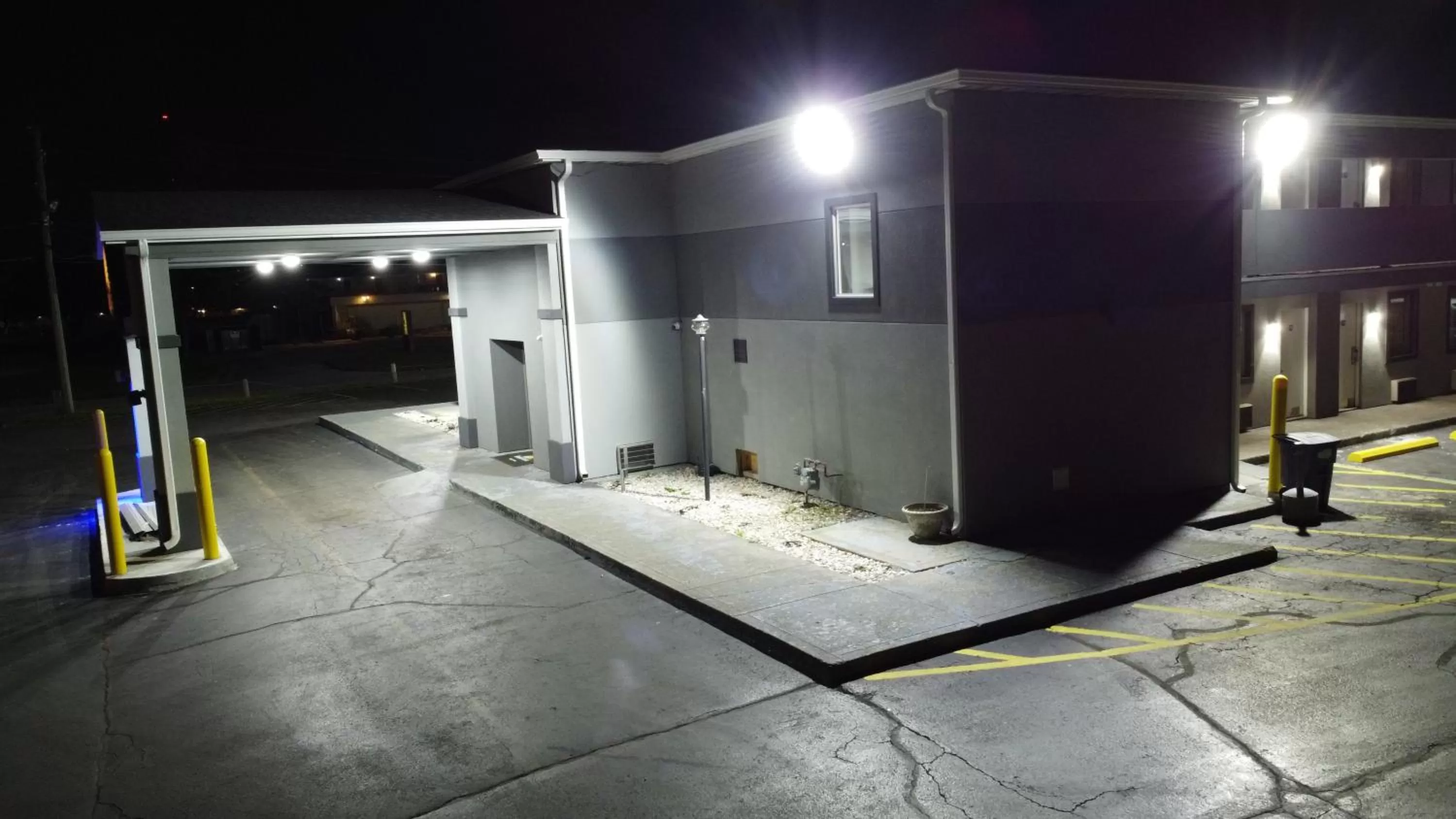 Property building in Days Inn by Wyndham Indianapolis East Post Road