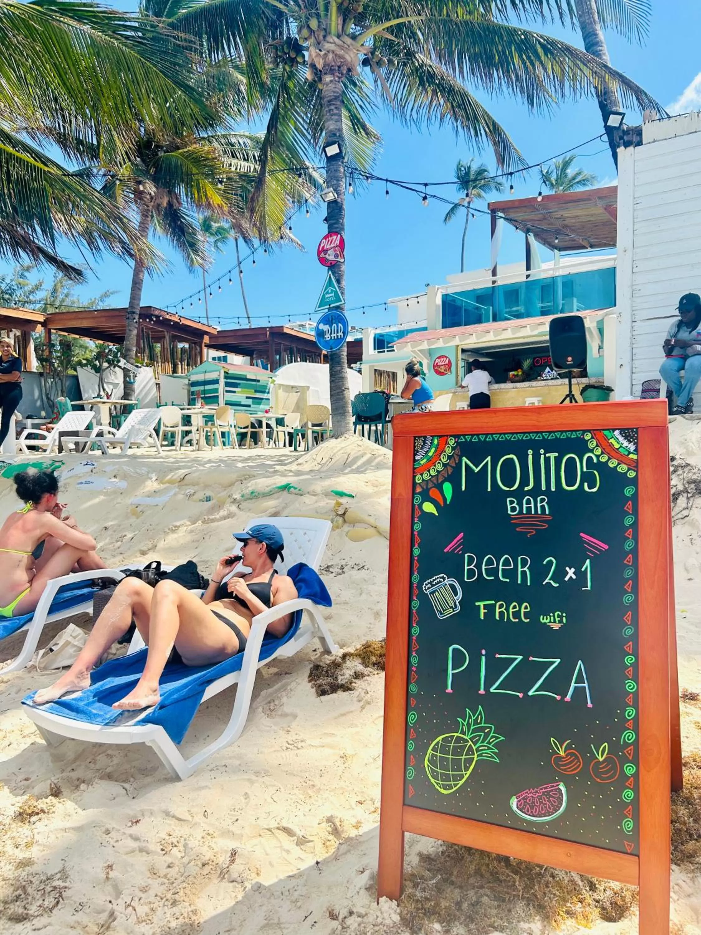 Restaurant/places to eat in Green Coast Beach Hotel