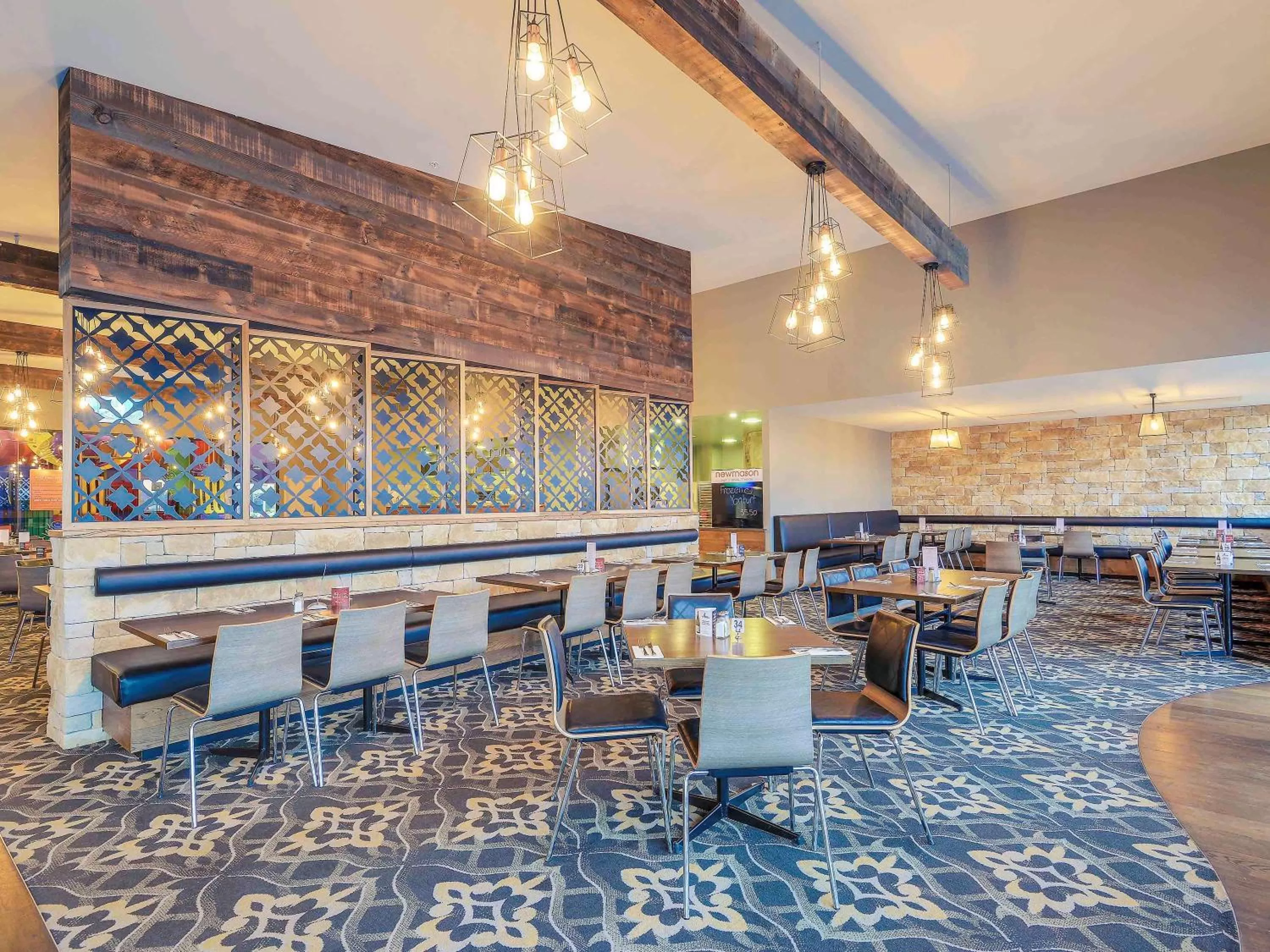 Restaurant/places to eat in Mercure Warragul