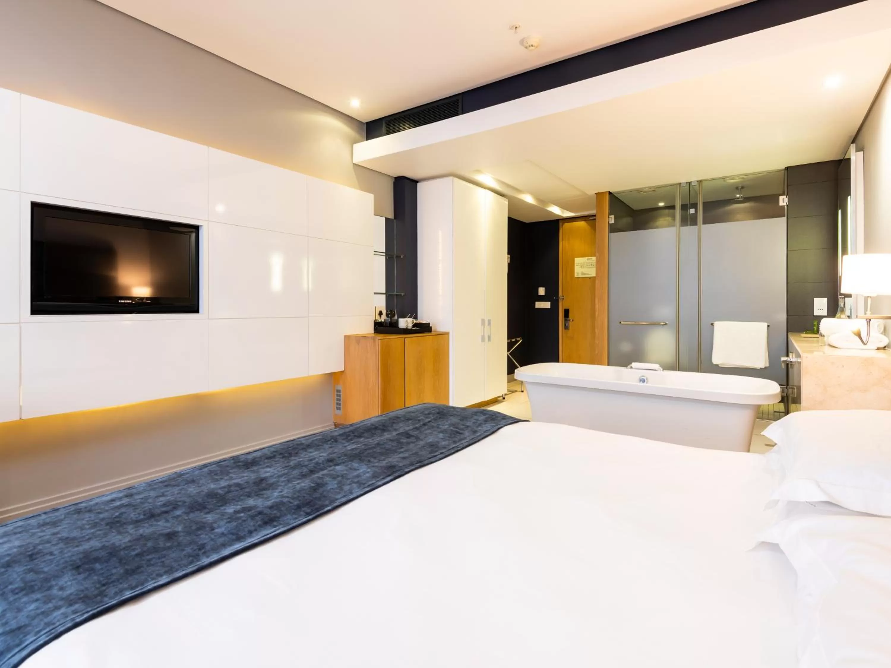 Bed in aha Gateway Hotel Umhlanga