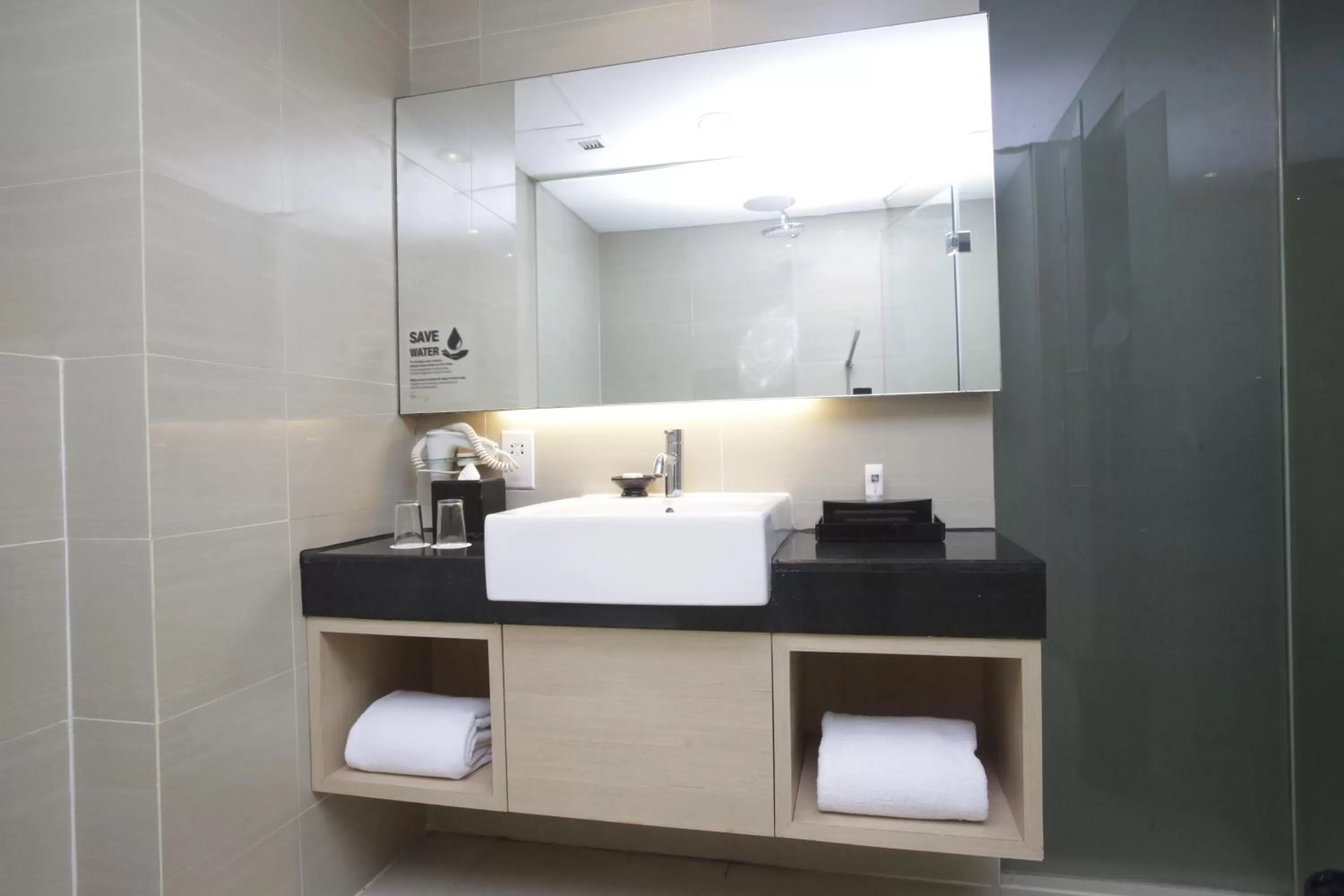 Bathroom in Swiss-Belhotel Mangga Besar
