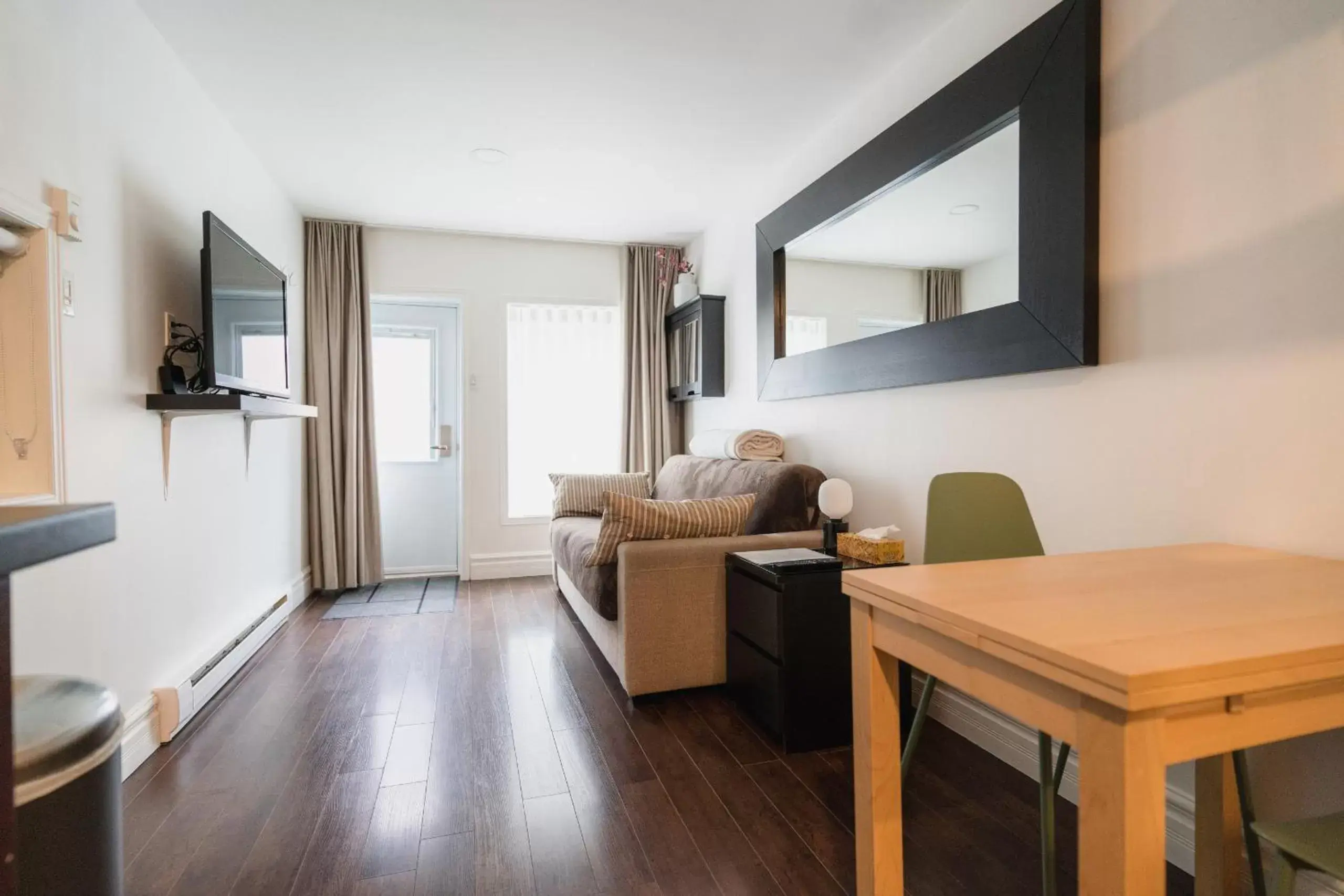 One-Bedroom Cottage in Bed and Breakfast du Village BBV One-Bedroom Cottage in Bed and Breakfast du Village BBV