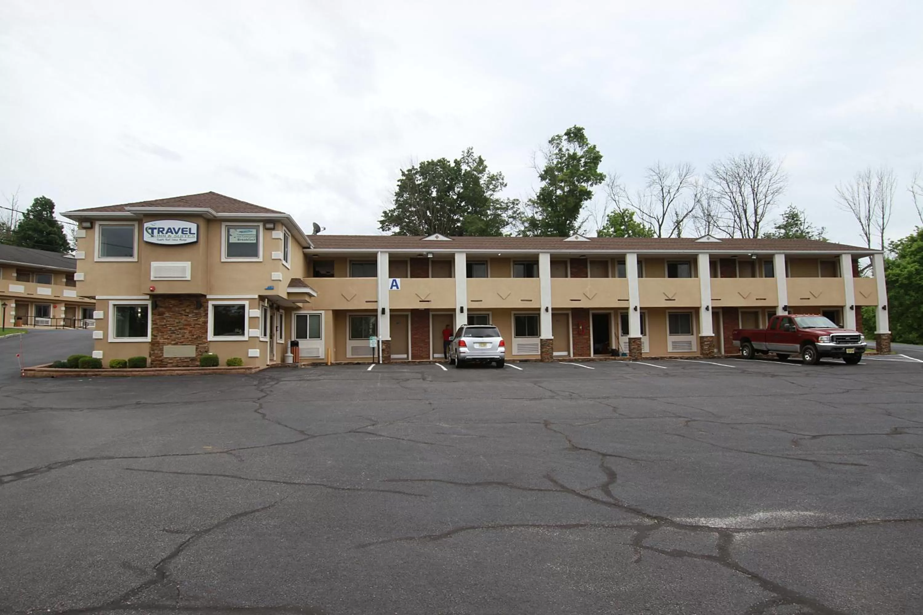 Property building in Travel Inn & Suites Flemington