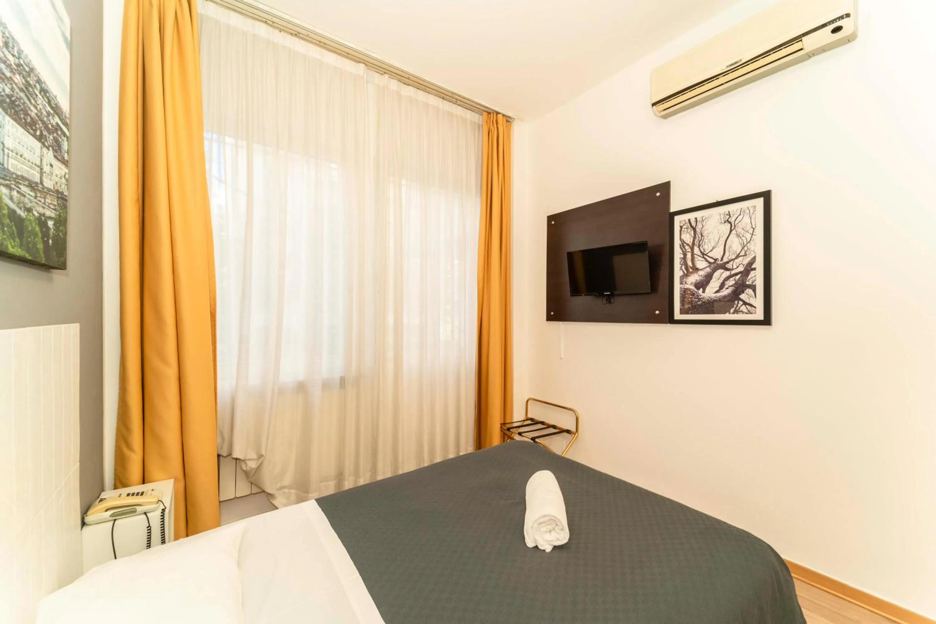 Bed in Hotel Cristallo Torino