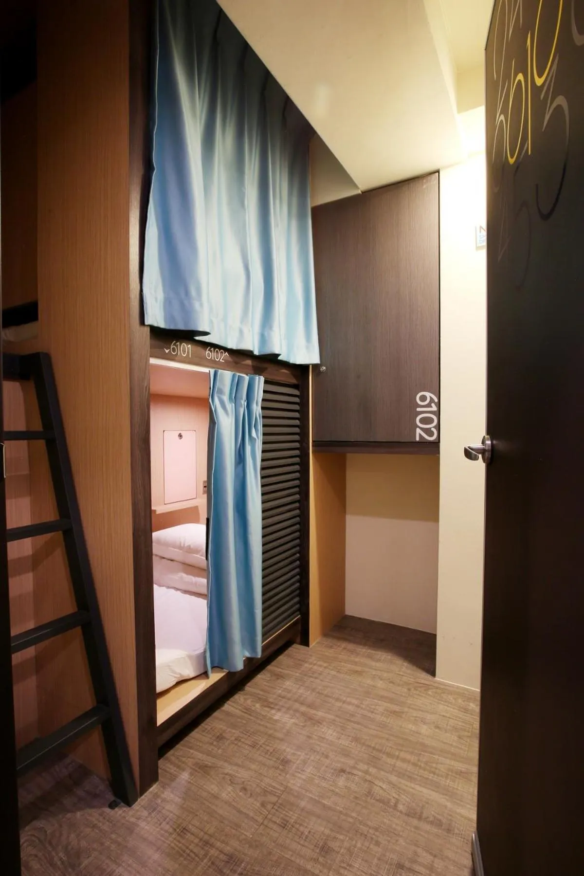 bunk bed, Bed in Loosha Hostel