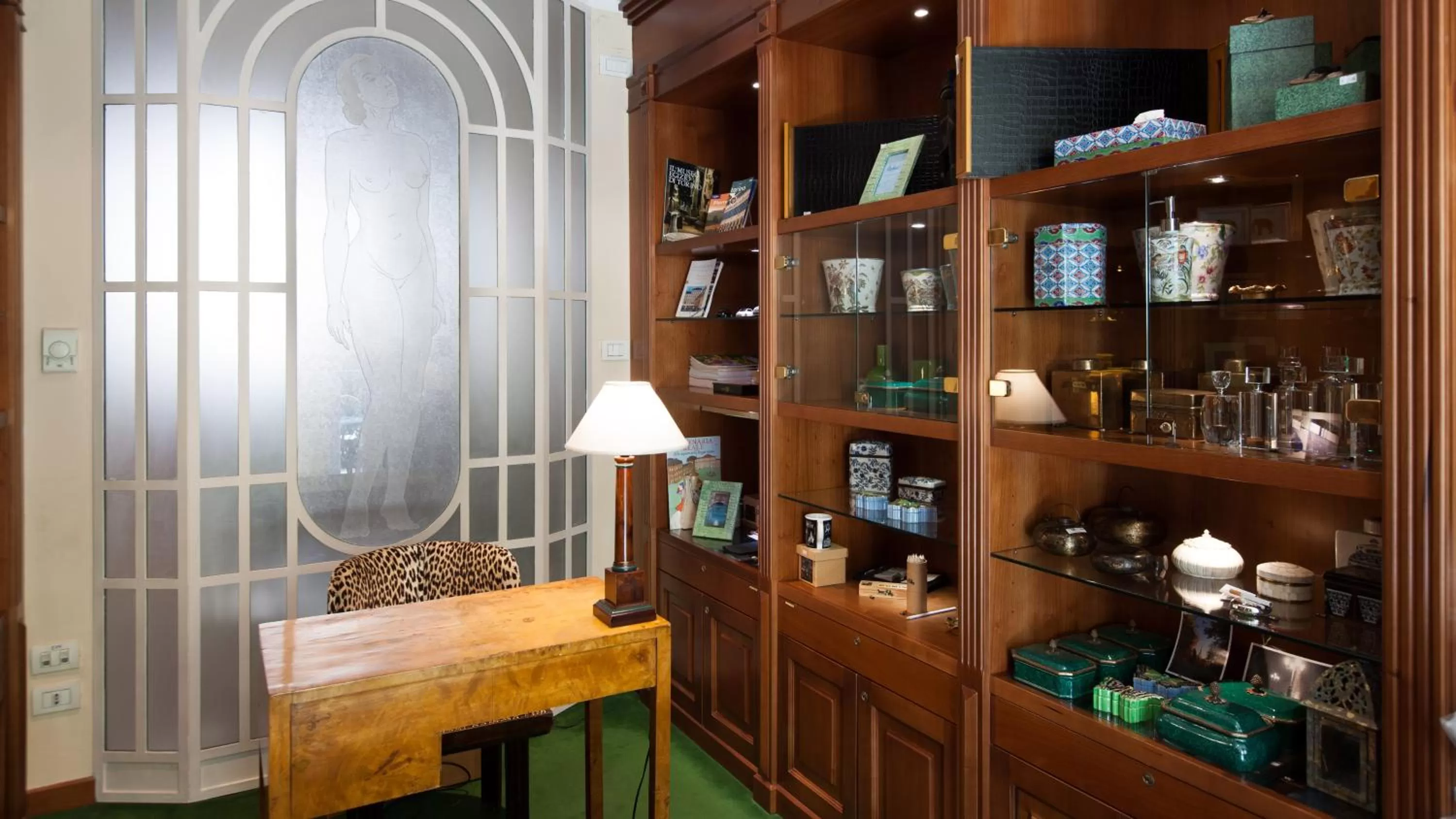 On-site shops in Hotel Victoria & Iside Spa