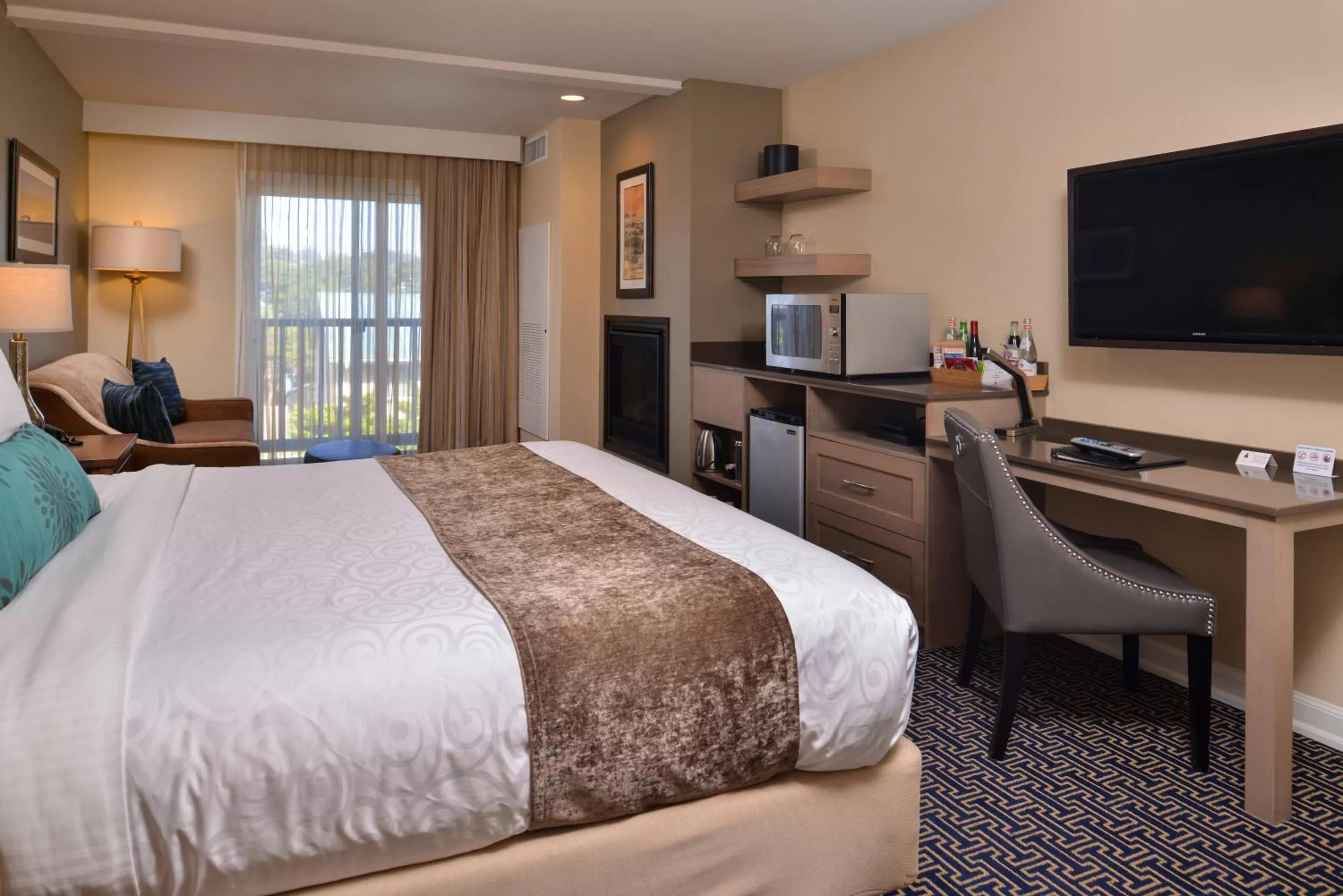 Photo of the whole room, Bed in Inn at Nye Beach