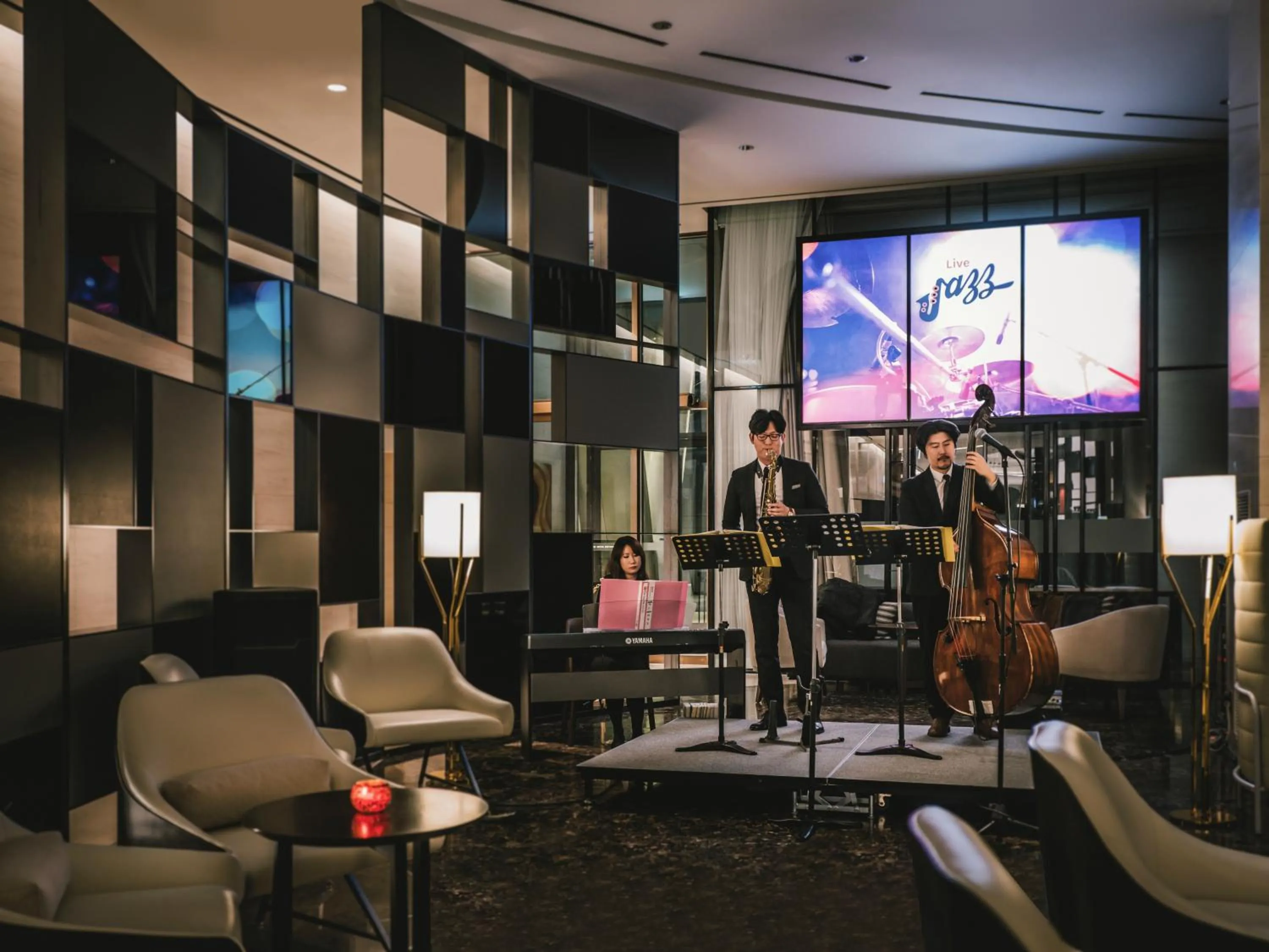 Lounge or bar in Novotel Ambassador Seoul Yongsan