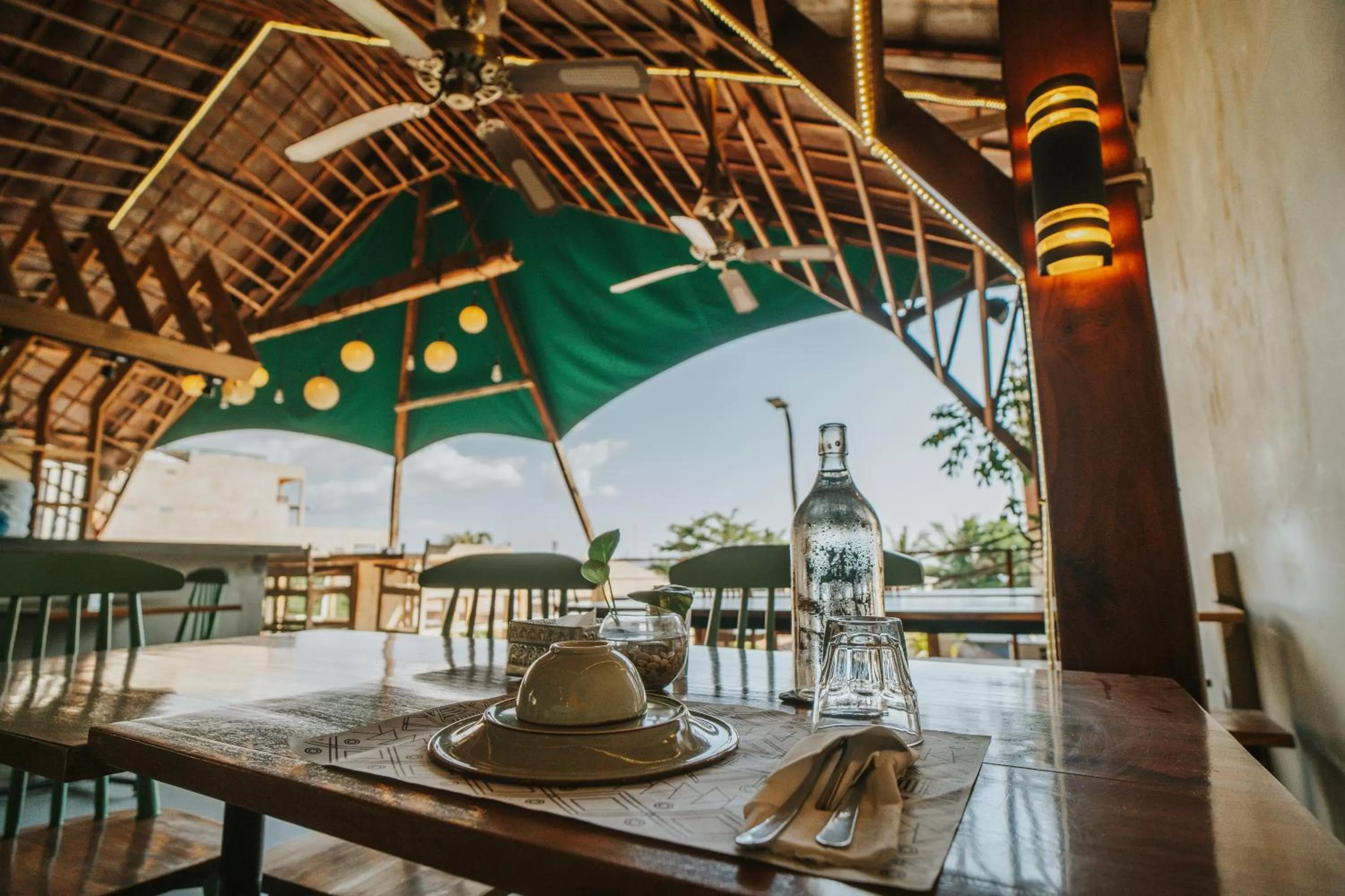 Restaurant/places to eat in Green Hill Boutique Hotel