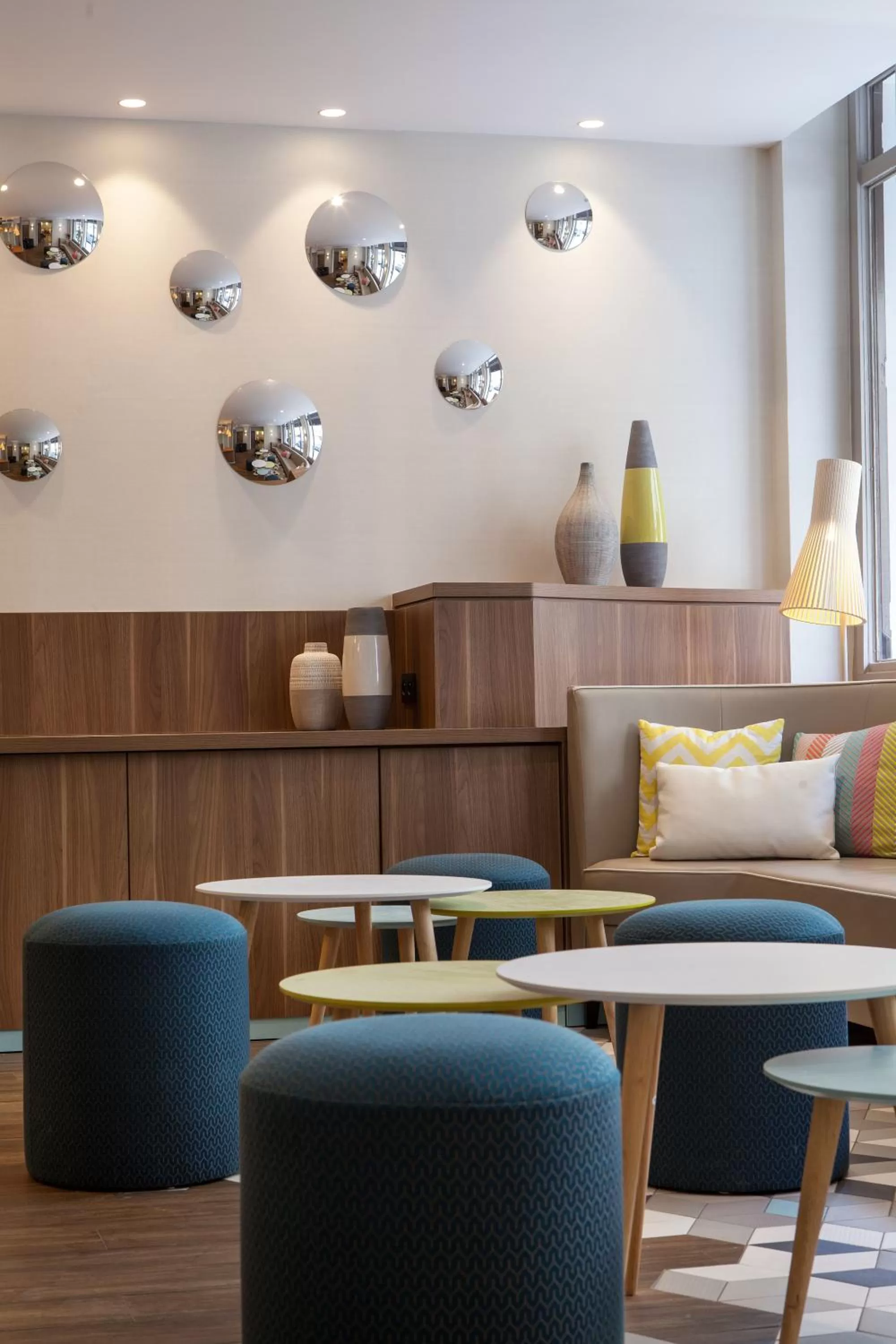 Lounge or bar in Hotel des Nations Saint Germain