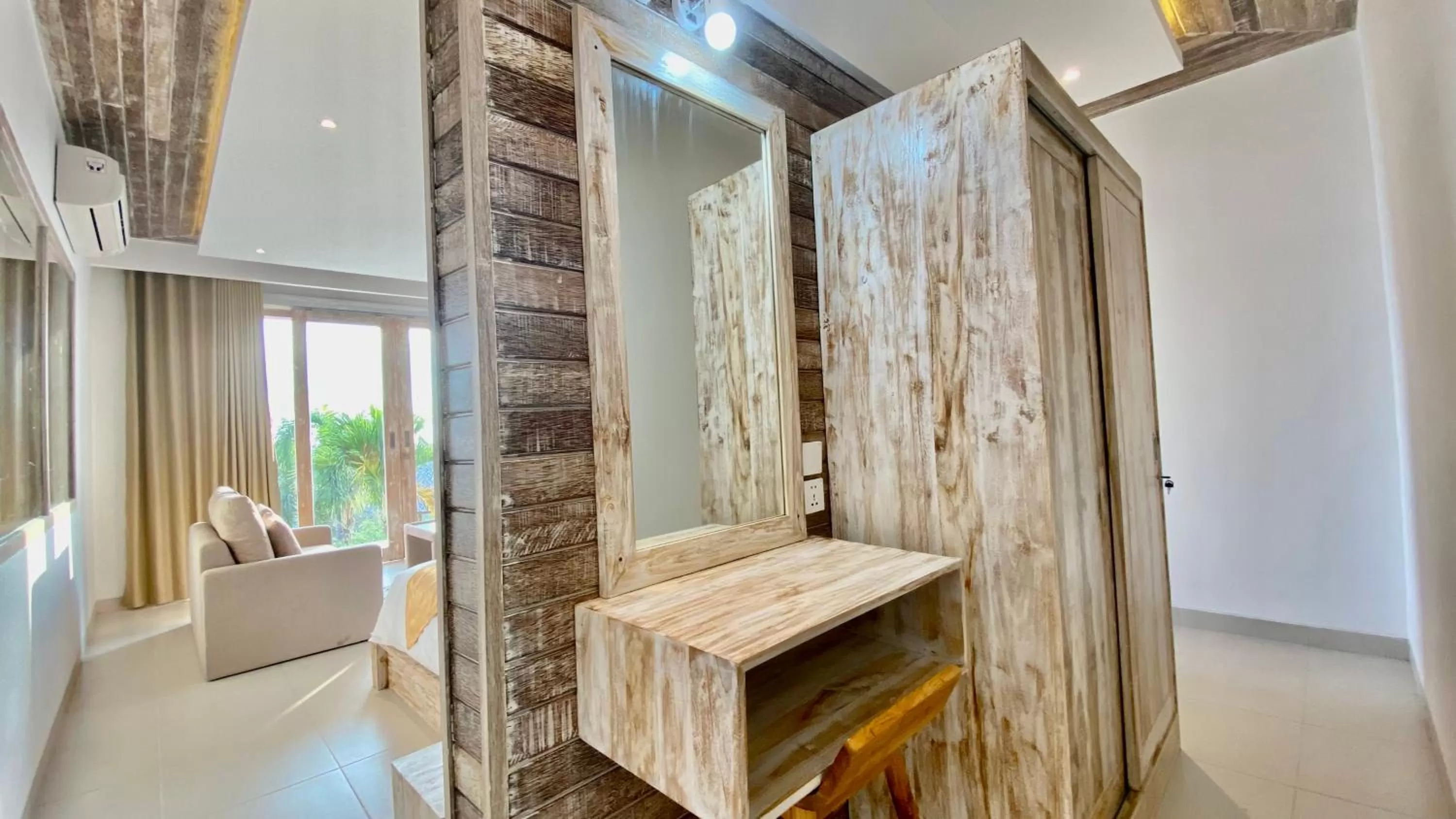 Photo of the whole room in The Kama