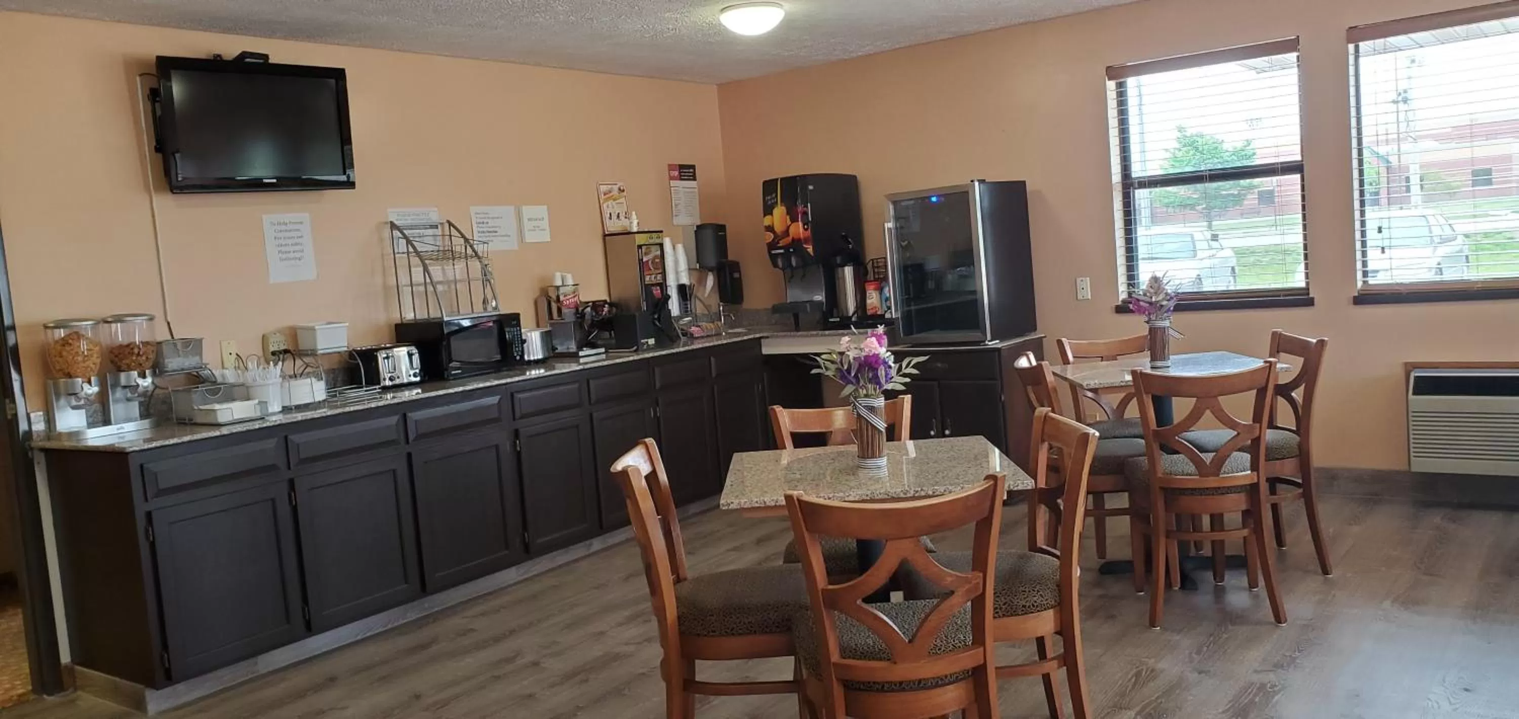 Breakfast in VICTORIAN INN