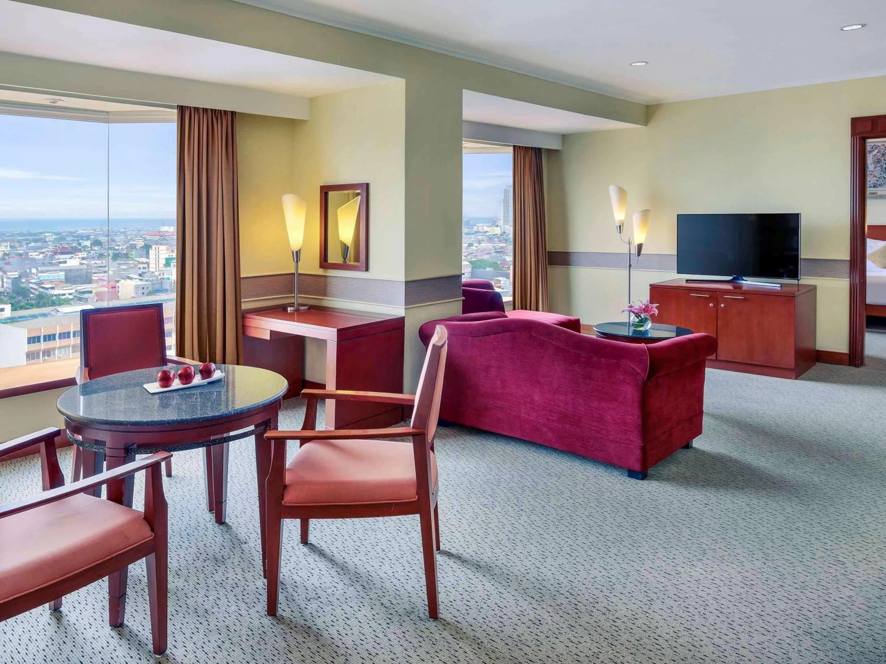 Photo of the whole room in Mercure Jakarta Kota