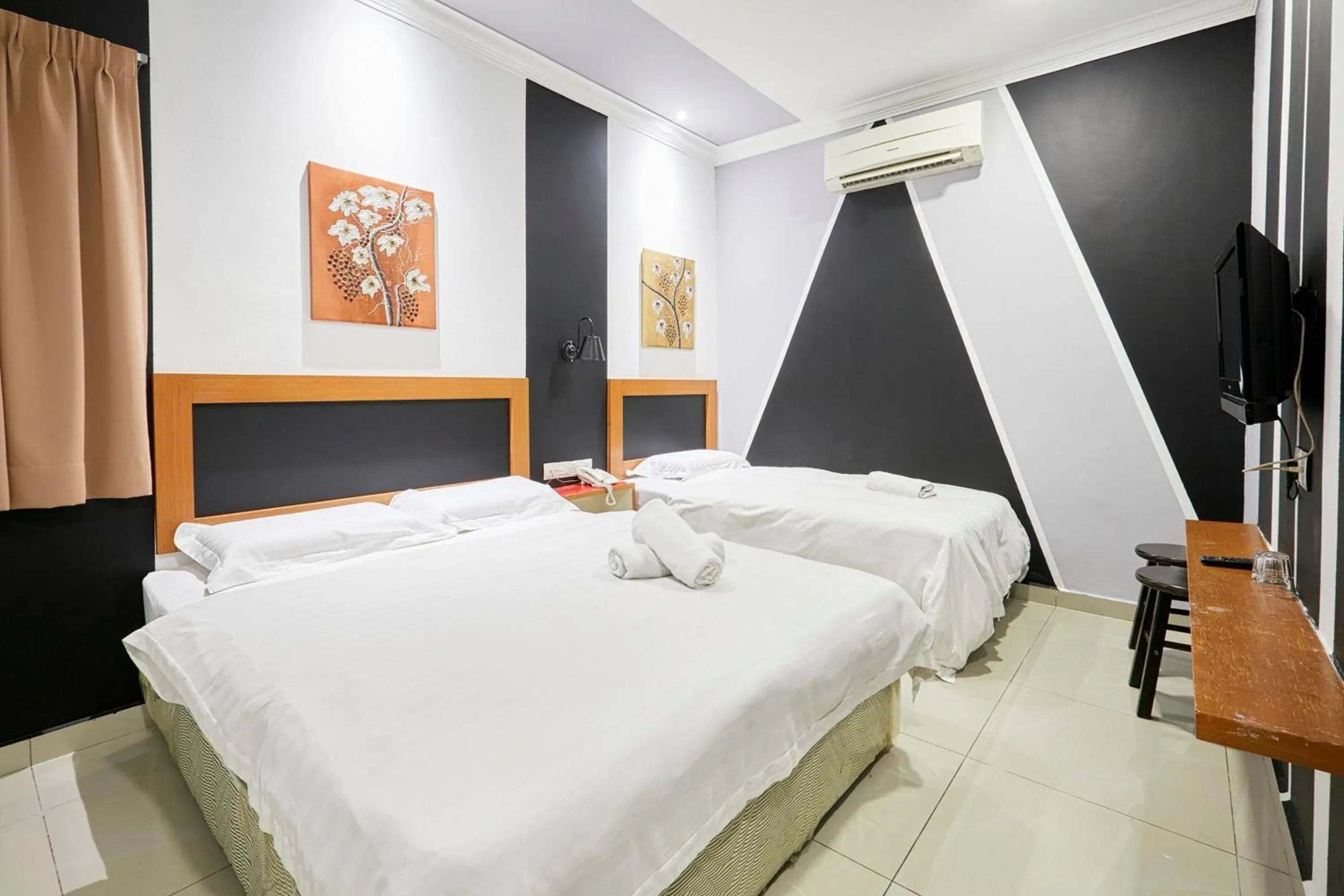 Family Room in D'New 1 Hotel Near Sunway Pyramid, 6 Min Only Family Room in D'New 1 Hotel Near Sunway Pyramid, 6 Min Only