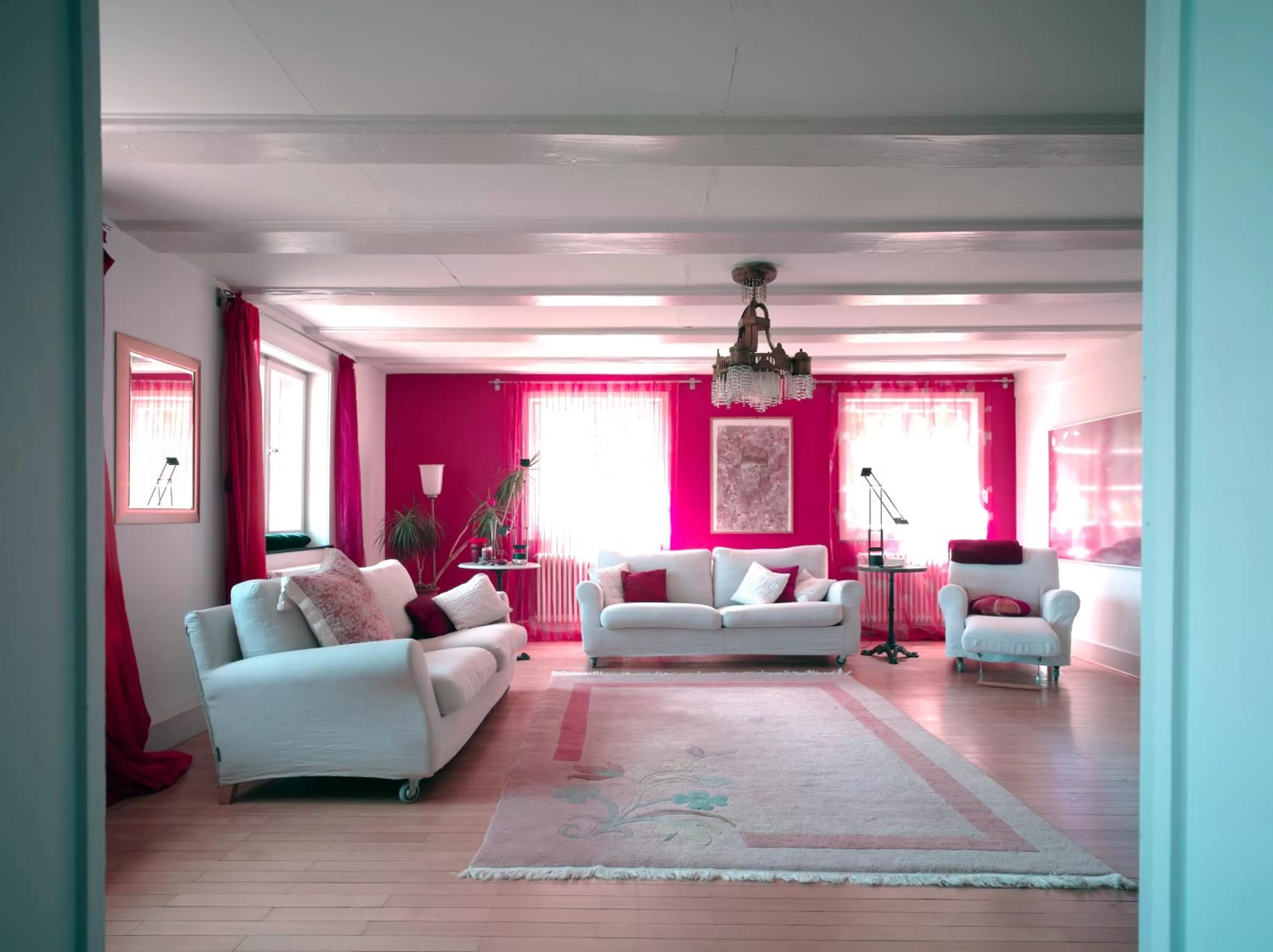 Communal lounge/ TV room in Nickhof B&B Resort