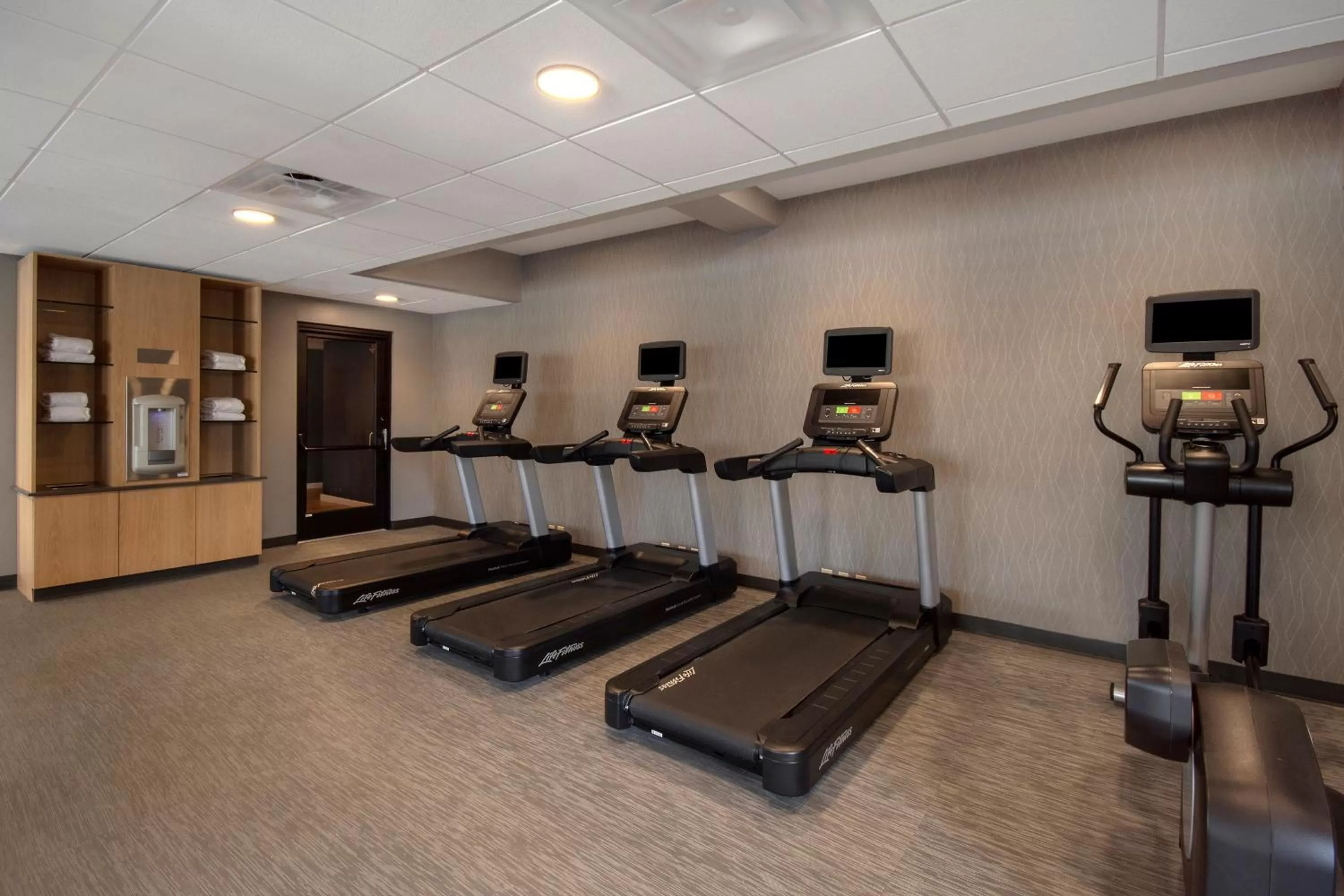 Fitness centre/facilities in Courtyard by Marriott Cincinnati Airport