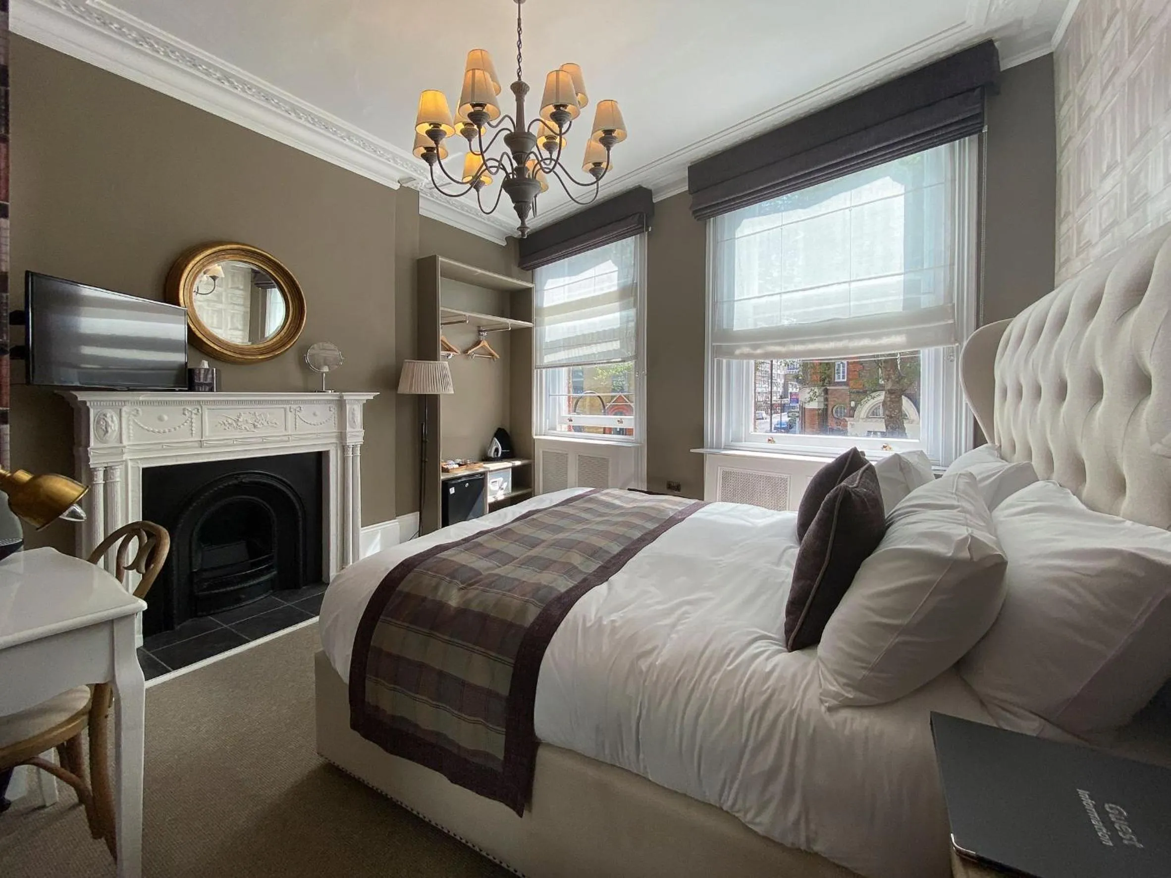 Photo of the whole room, Bed in The Clerk & Well Pub and Rooms