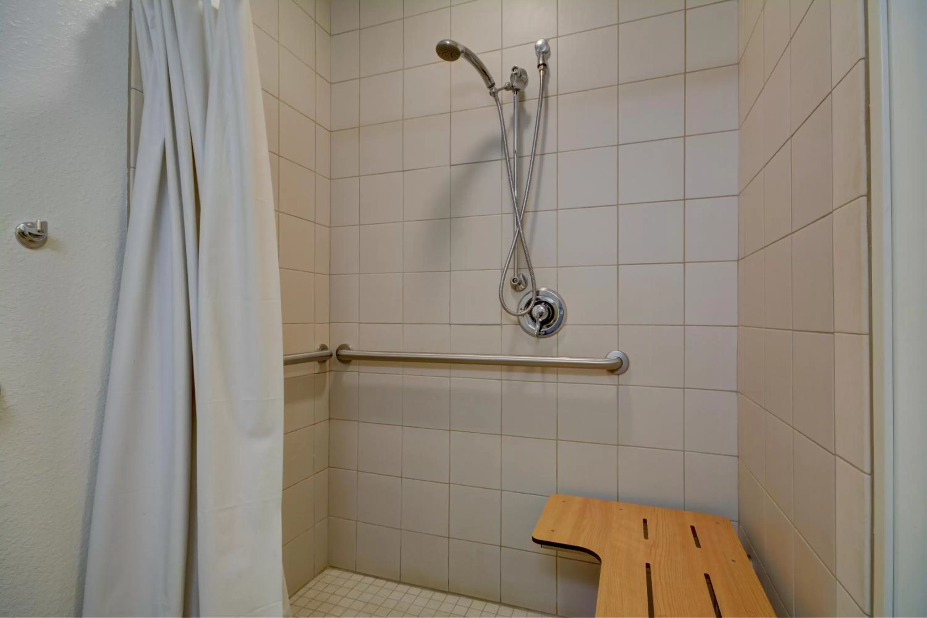 Bathroom in Studio 6-Mountlake Terrace, WA - Seattle