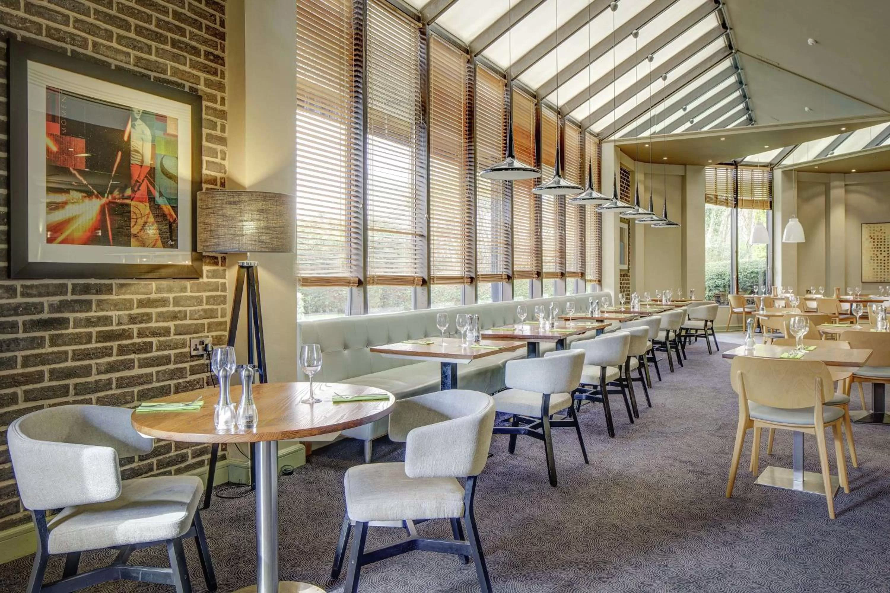 Dining area in DoubleTree by Hilton Manchester Airport