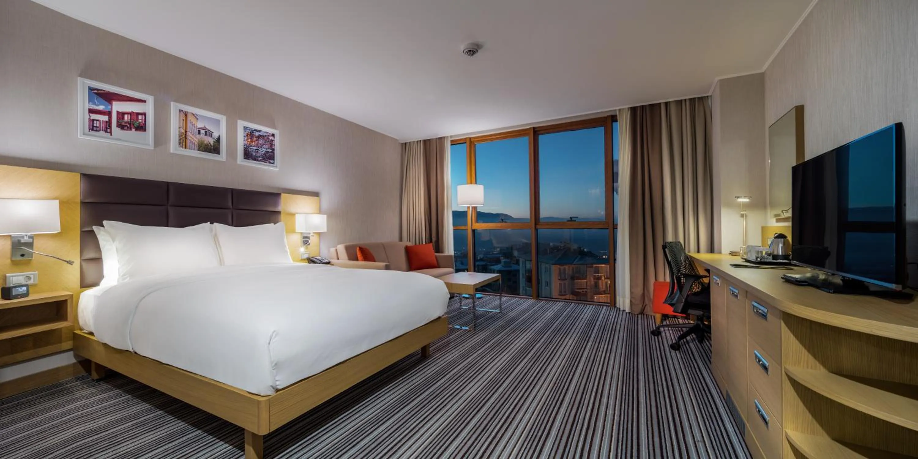 Photo of the whole room, Bed in Hilton Garden Inn Safranbolu