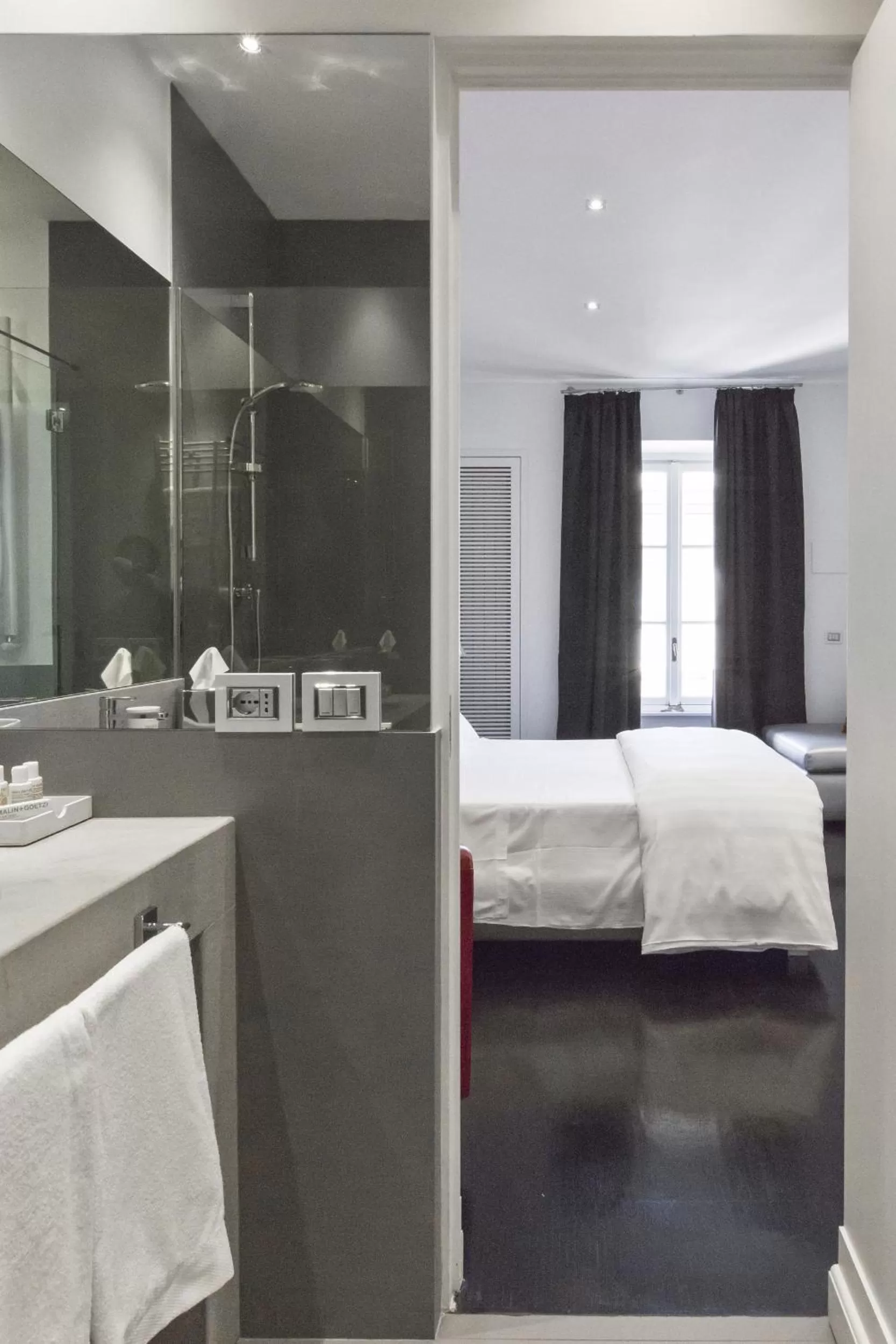 Day, Bed in Xenia Guest House