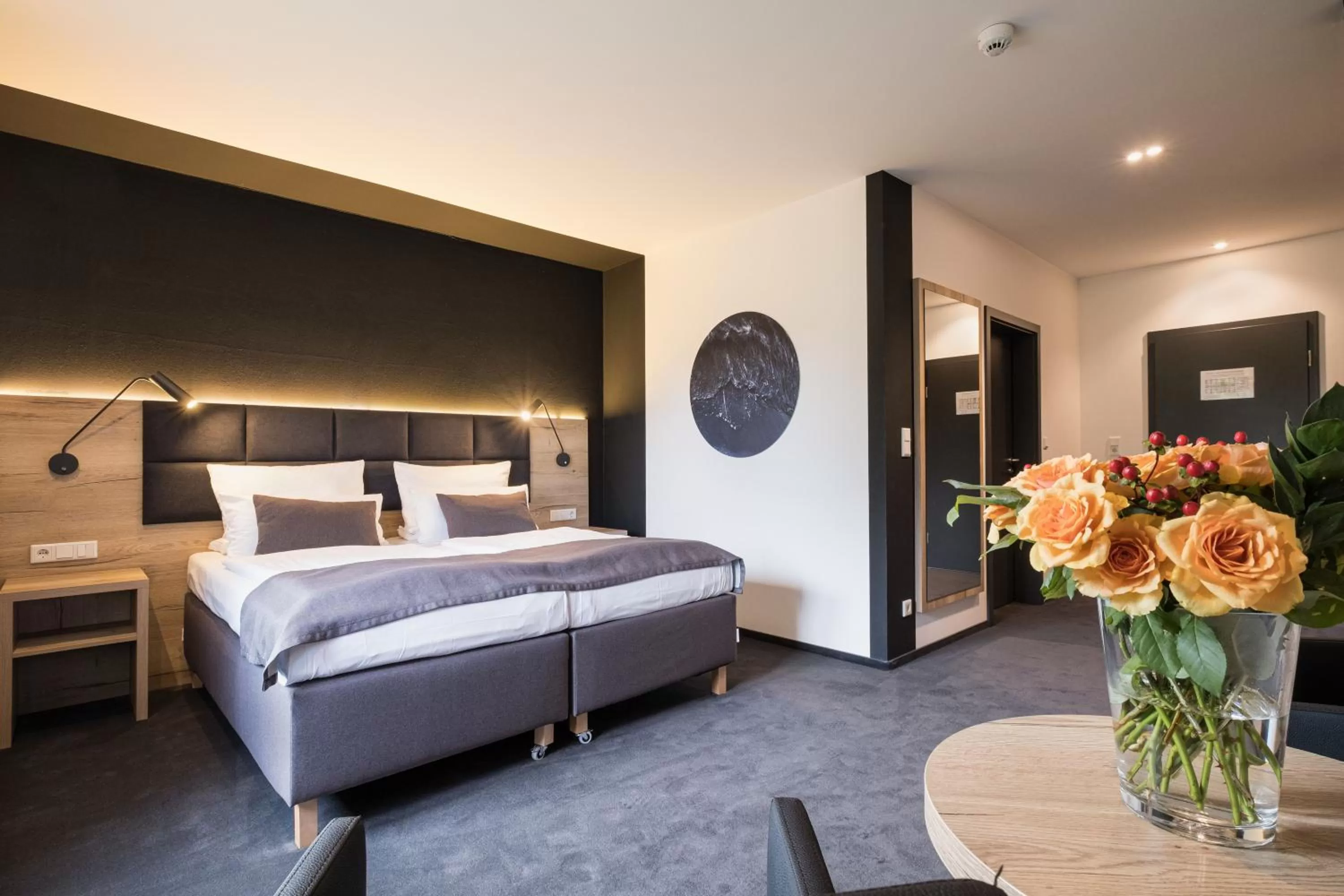 Photo of the whole room, Bed in Eichhorns