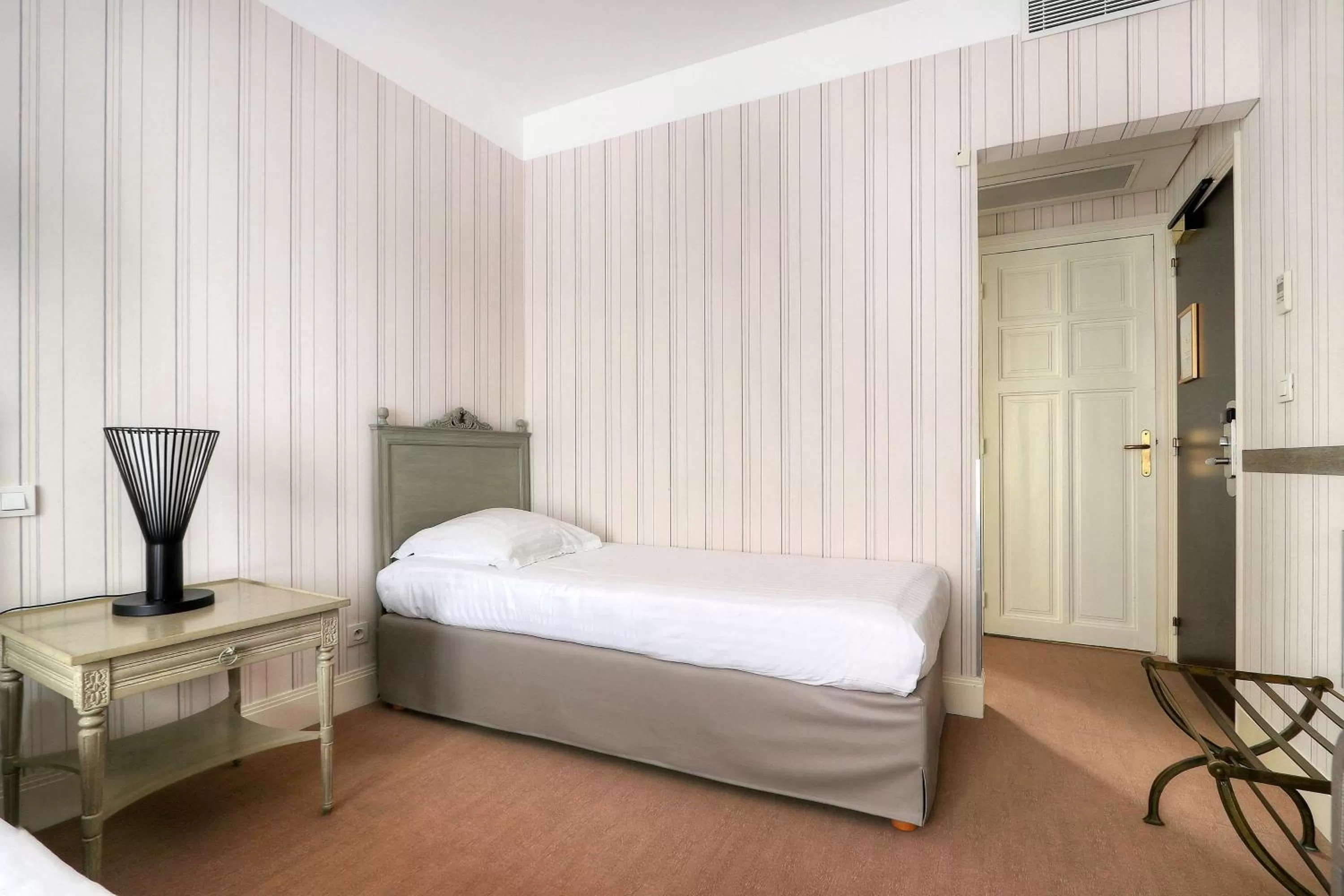 Bedroom, Bed in Best Western Hôtel Brittany La Baule Centre & Plages