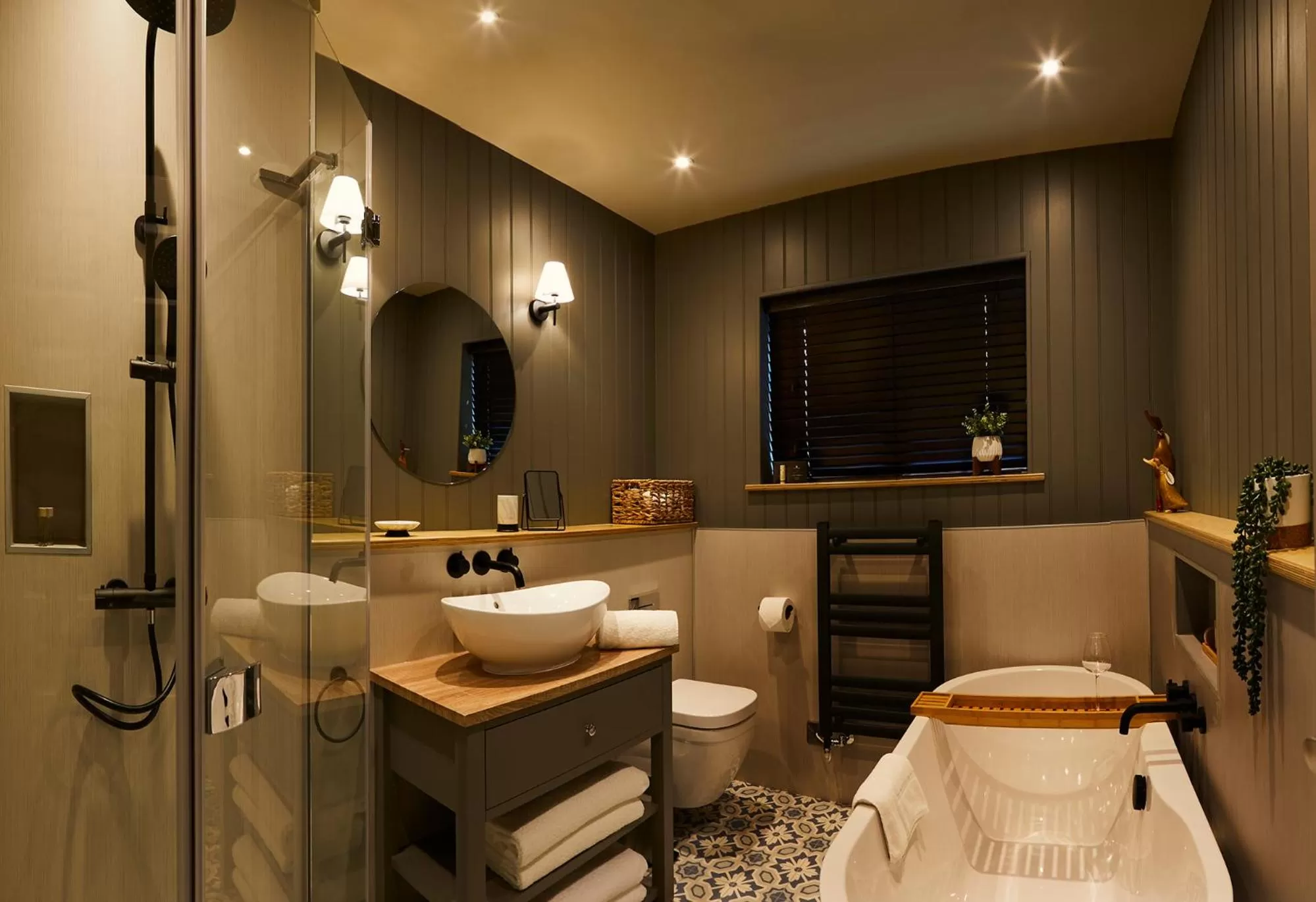 The Plough Inn & Cottages