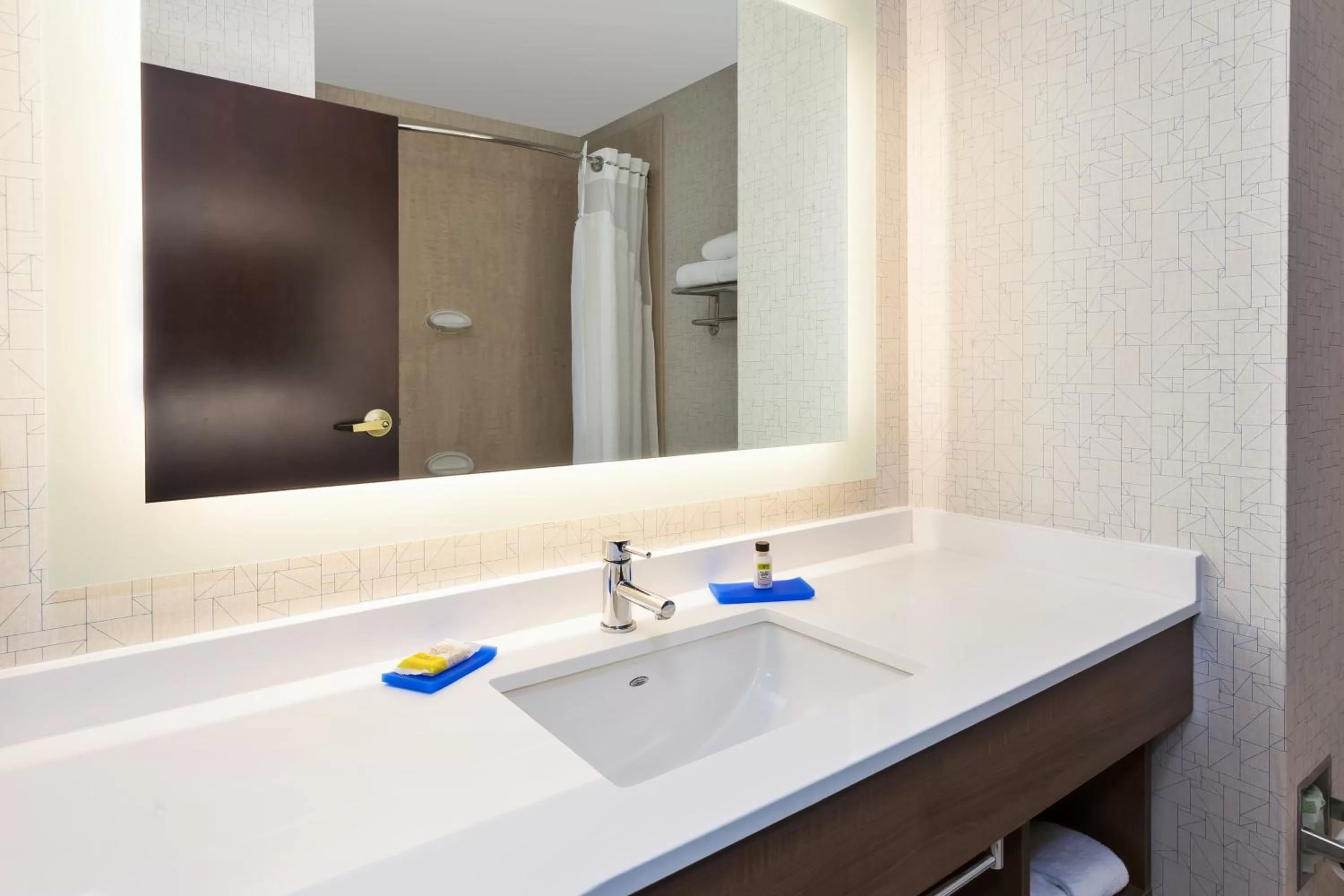 Bathroom in Holiday Inn Express Hotel & Suites Warminster-Horsham by IHG