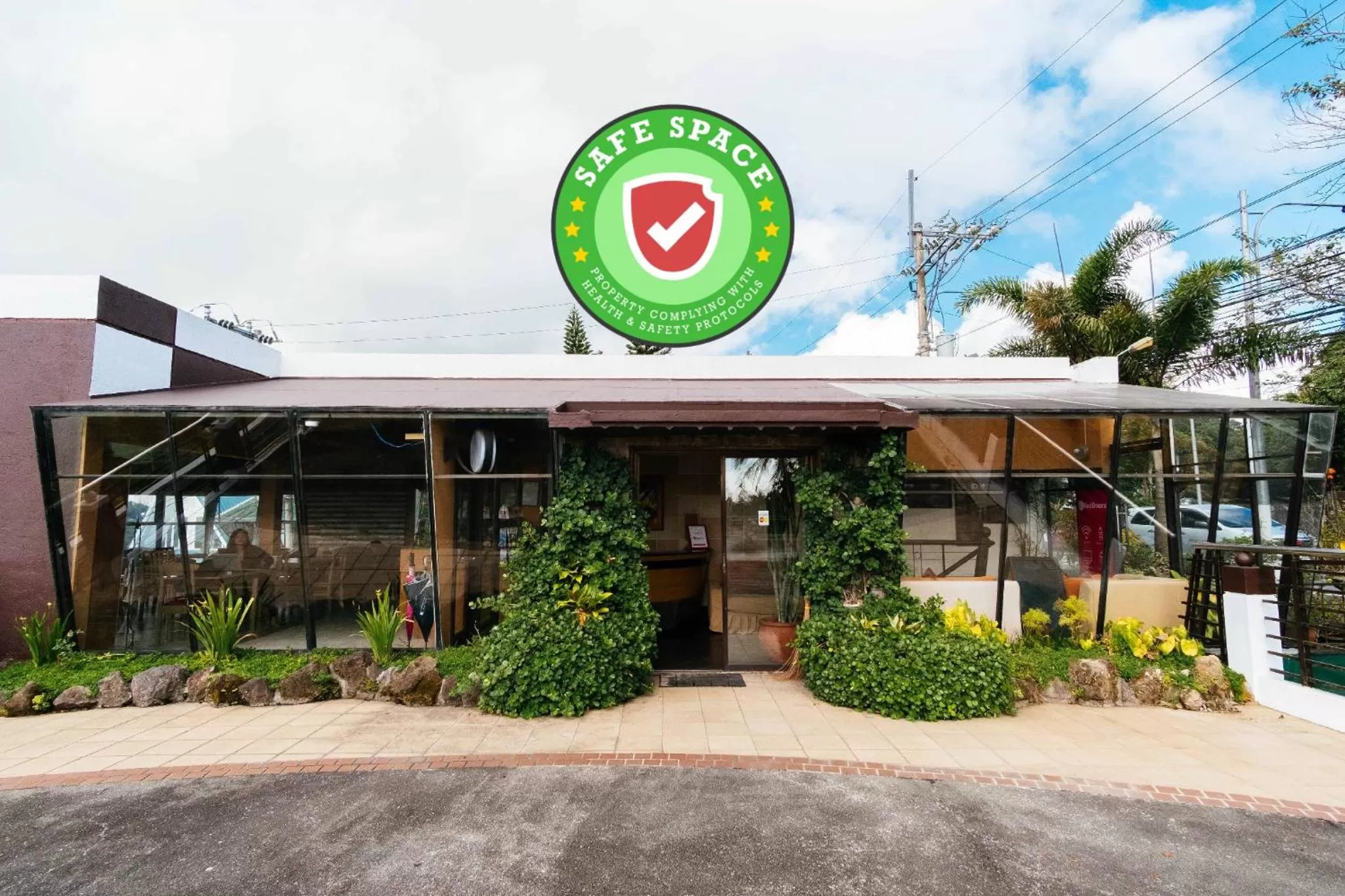 RedDoorz Plus at The Ridge Tagaytay