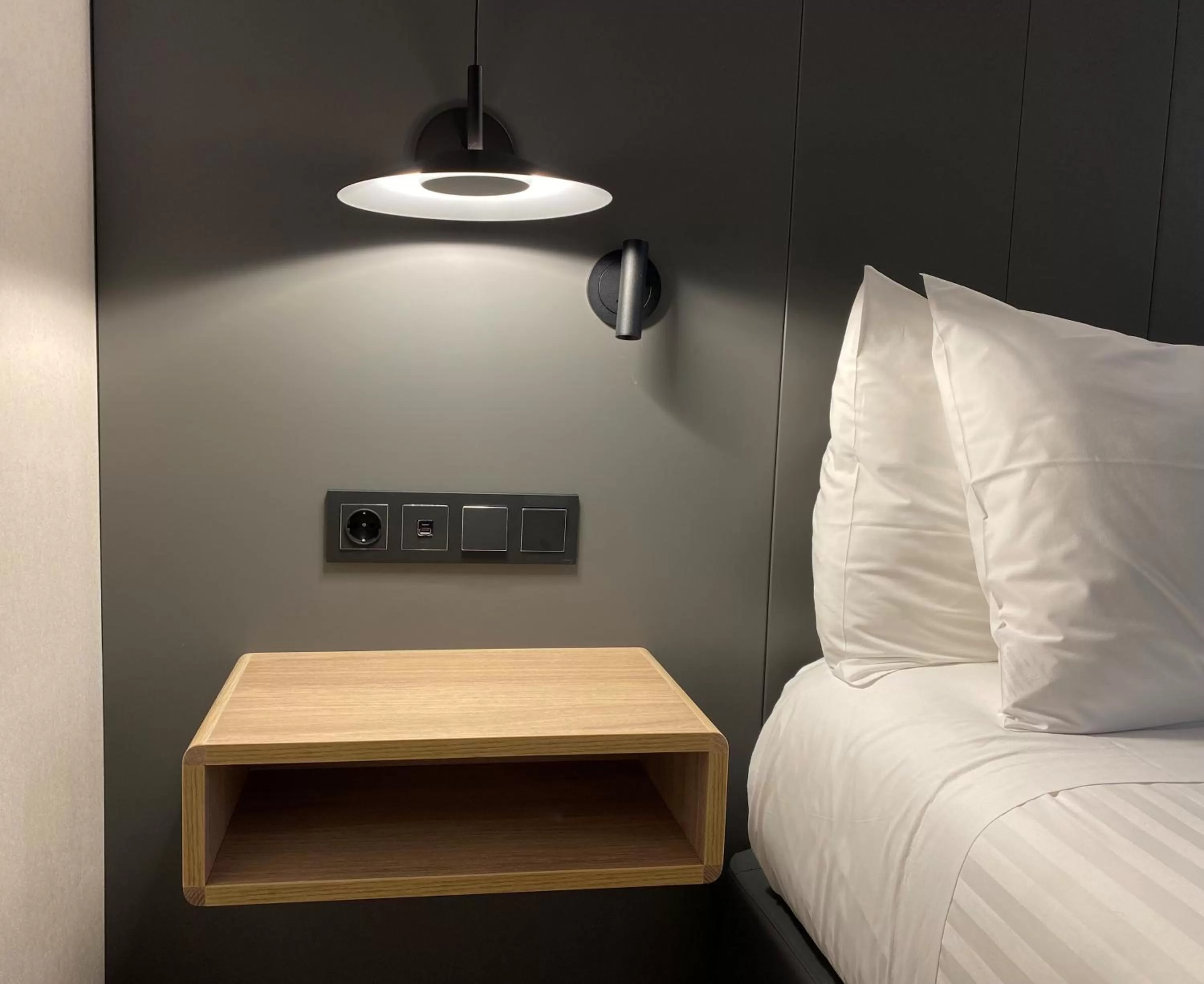 Photo of the whole room, Bed in Silken Ciudad Gijón