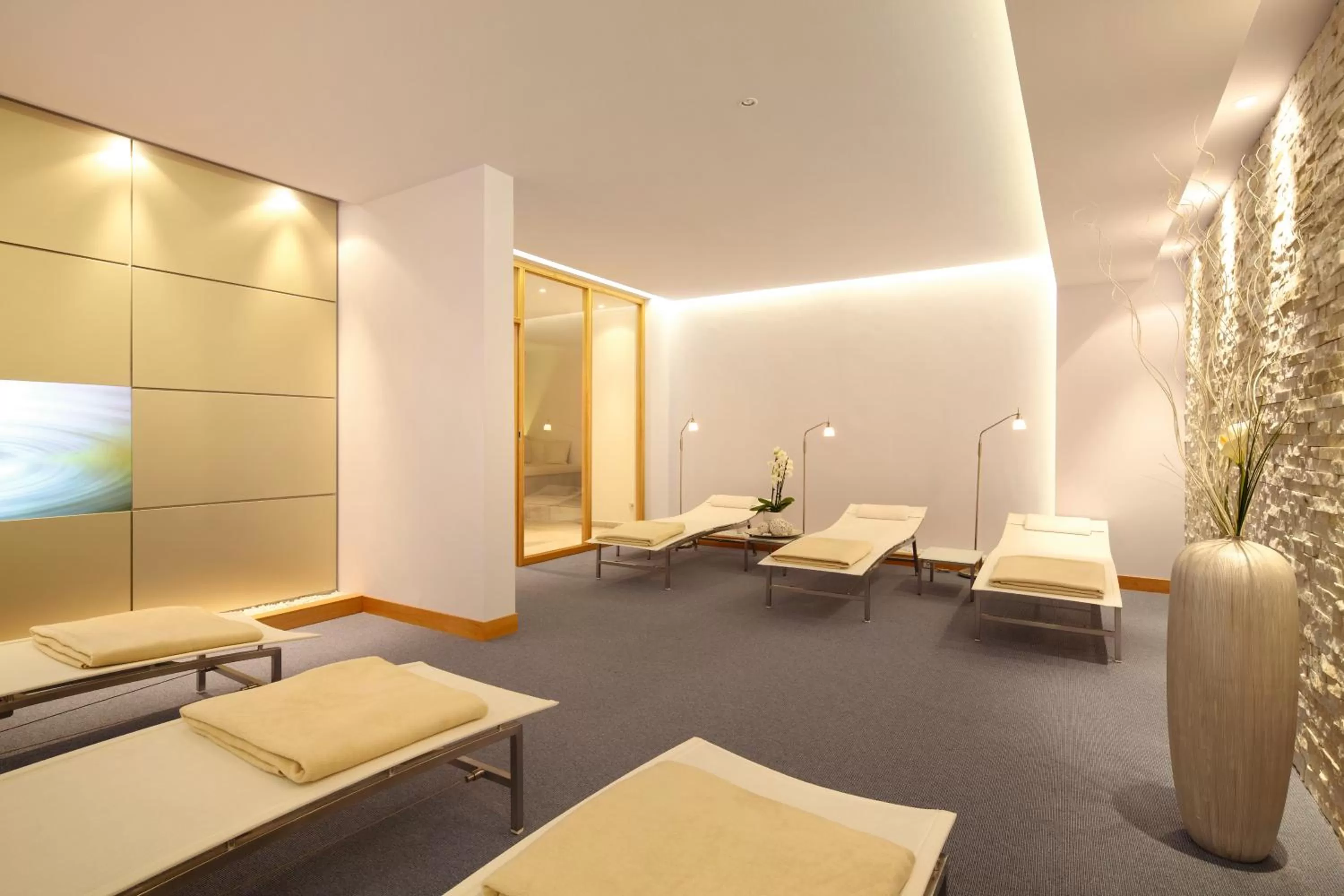 Spa and wellness centre/facilities in ambassador hotel & spa