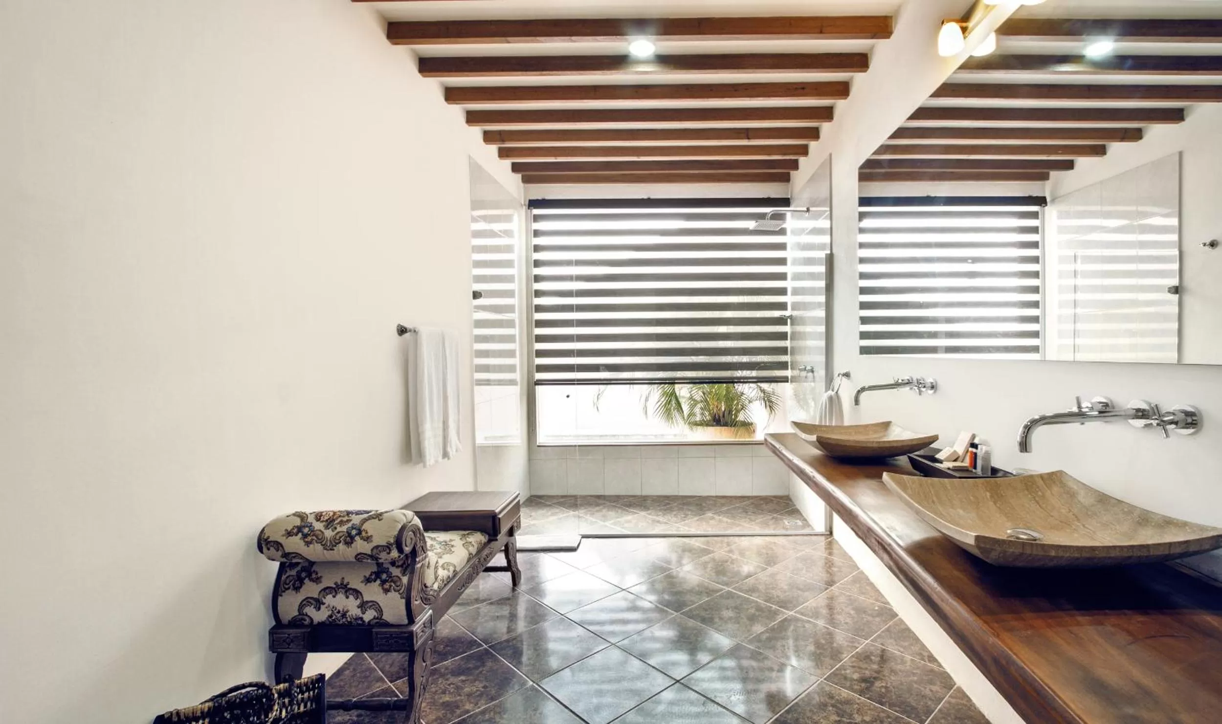 Shower in Hotel Doña Manuela